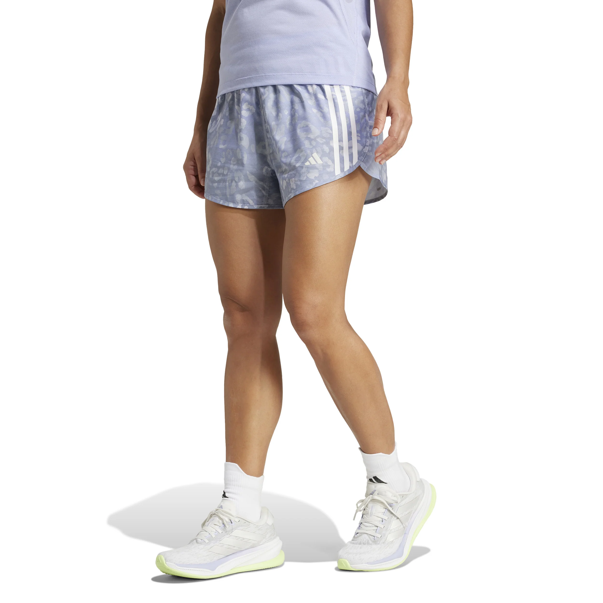 Own The Run AOP 3in Laufshorts Damen-Flieder,Weiß - Image 2