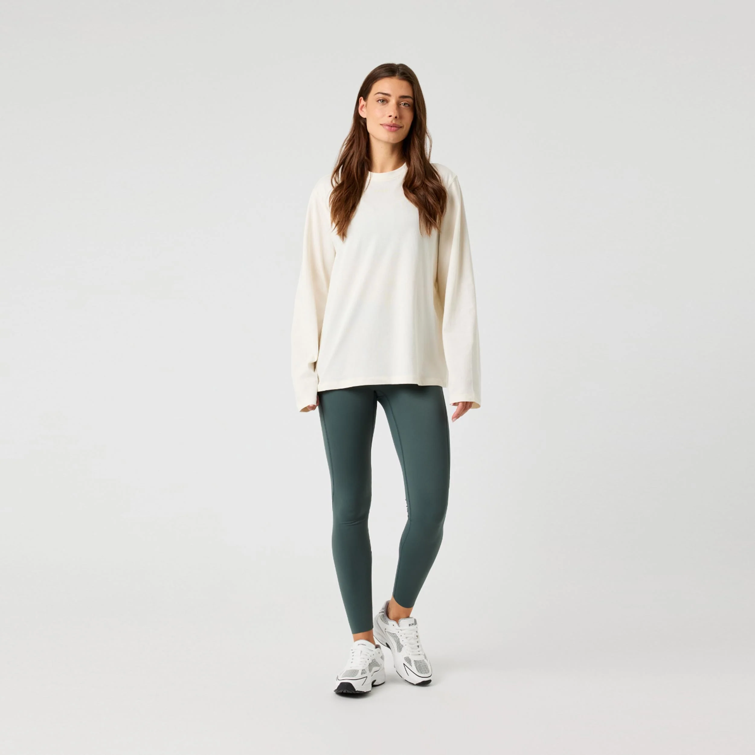 Studio Oversized Longsleeve Damen - creme - Image 5