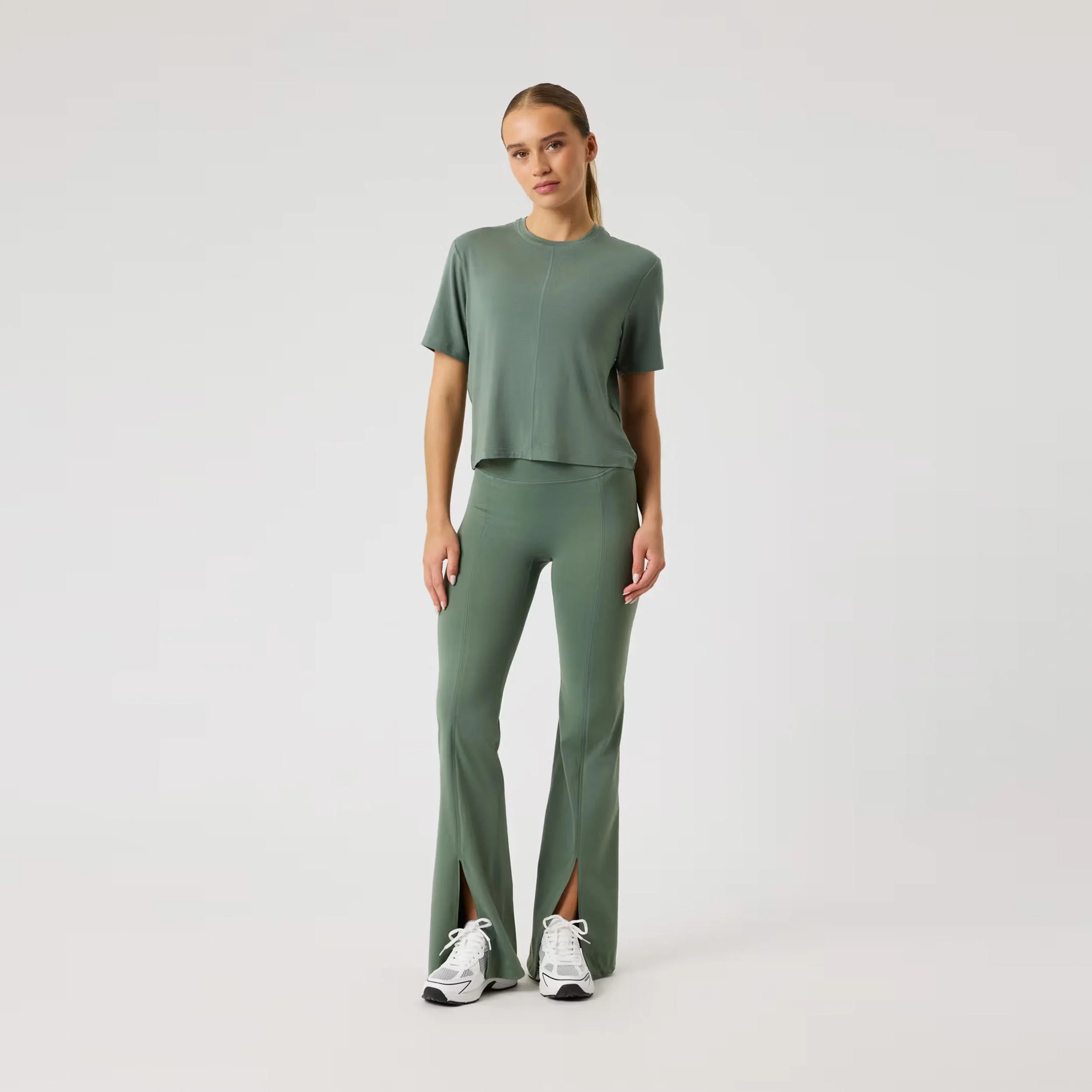 Studio Soft Cropped T-Shirt Damen - salbei - Image 3