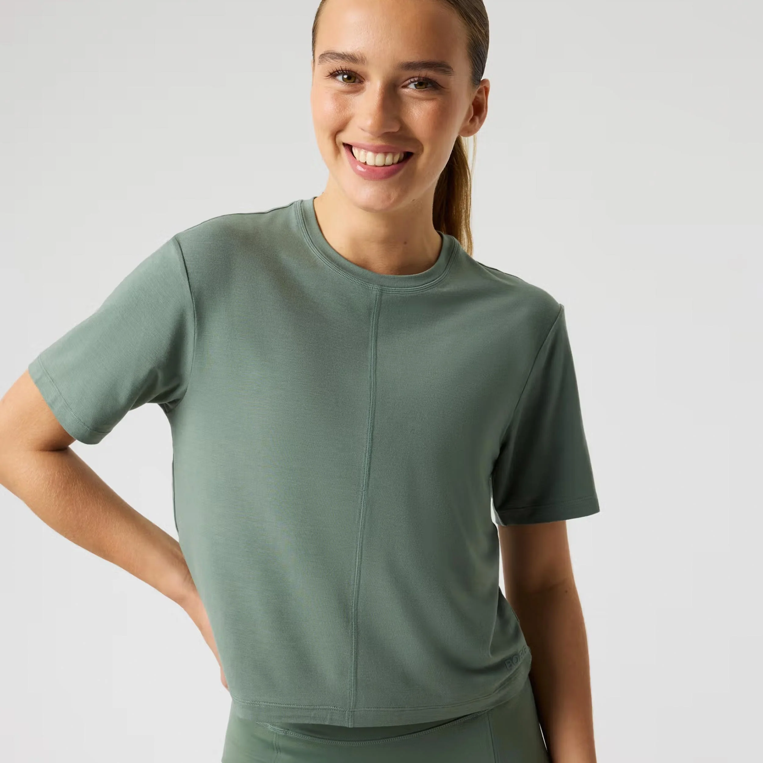 Studio Soft Cropped T-Shirt Damen - salbei - Image 5