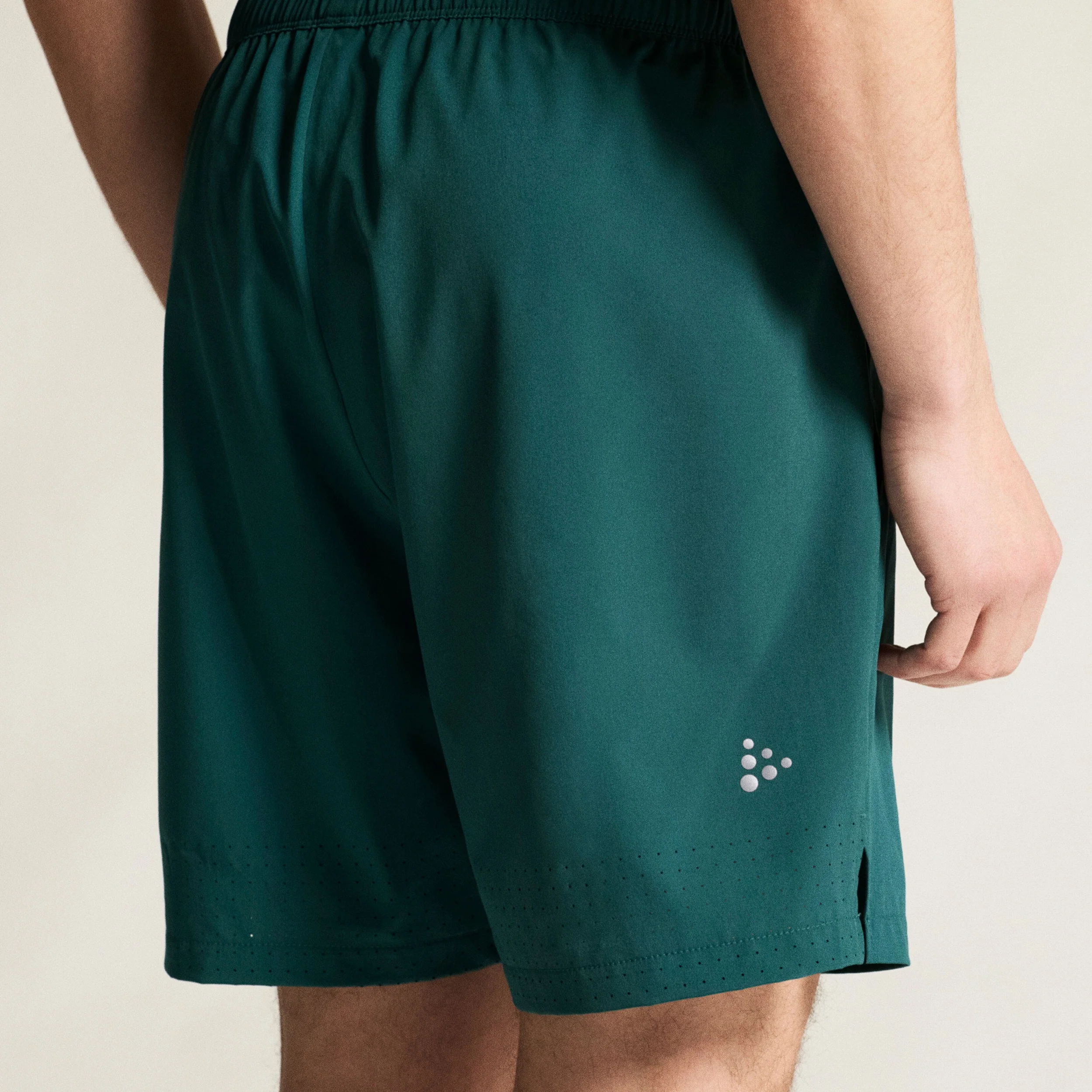 ADV Essence Laufshorts Herren - grün - Image 8