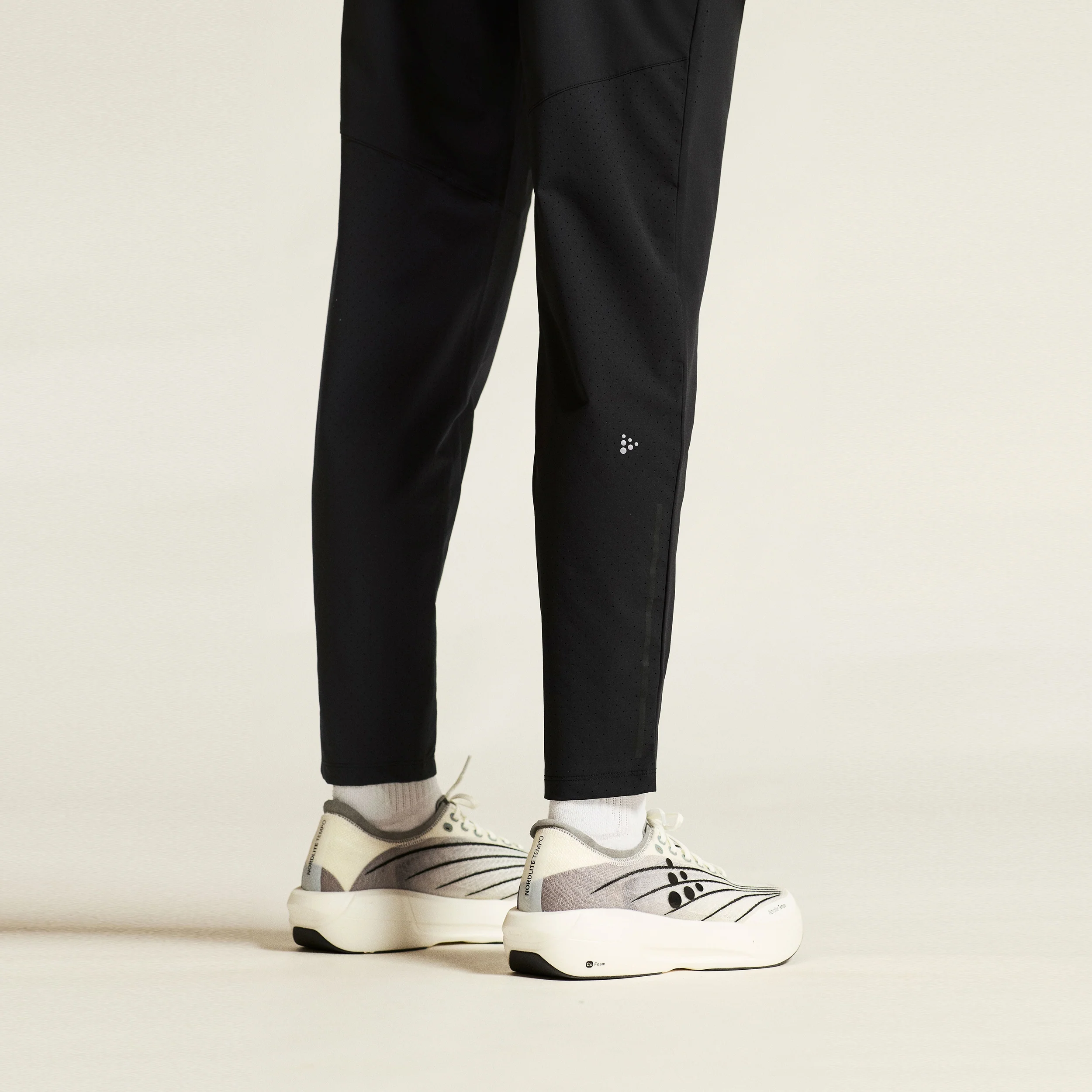 Essence Laufhose Damen - schwarz - Image 9