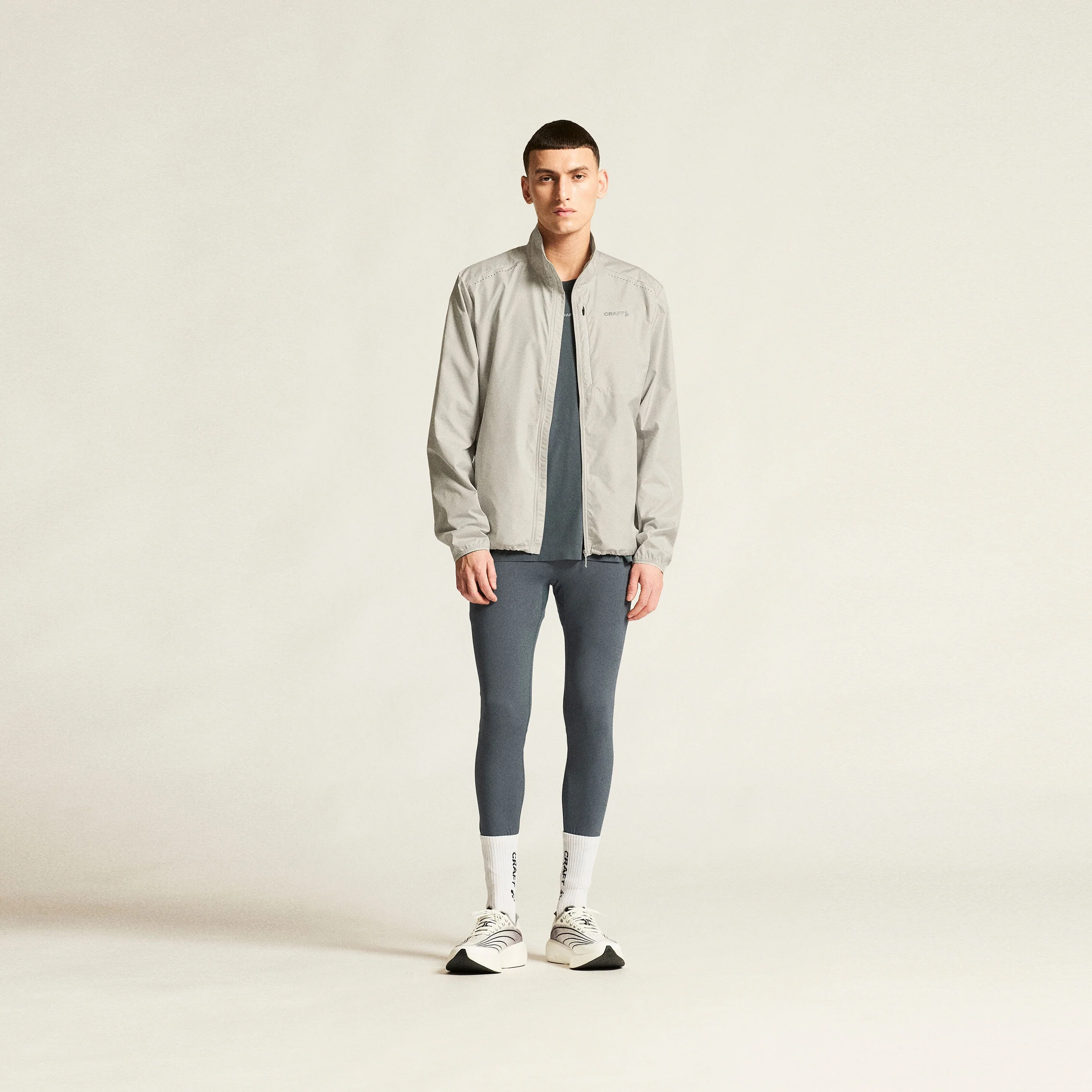 Essence Wind Laufjacke Herren - grau - Image 6