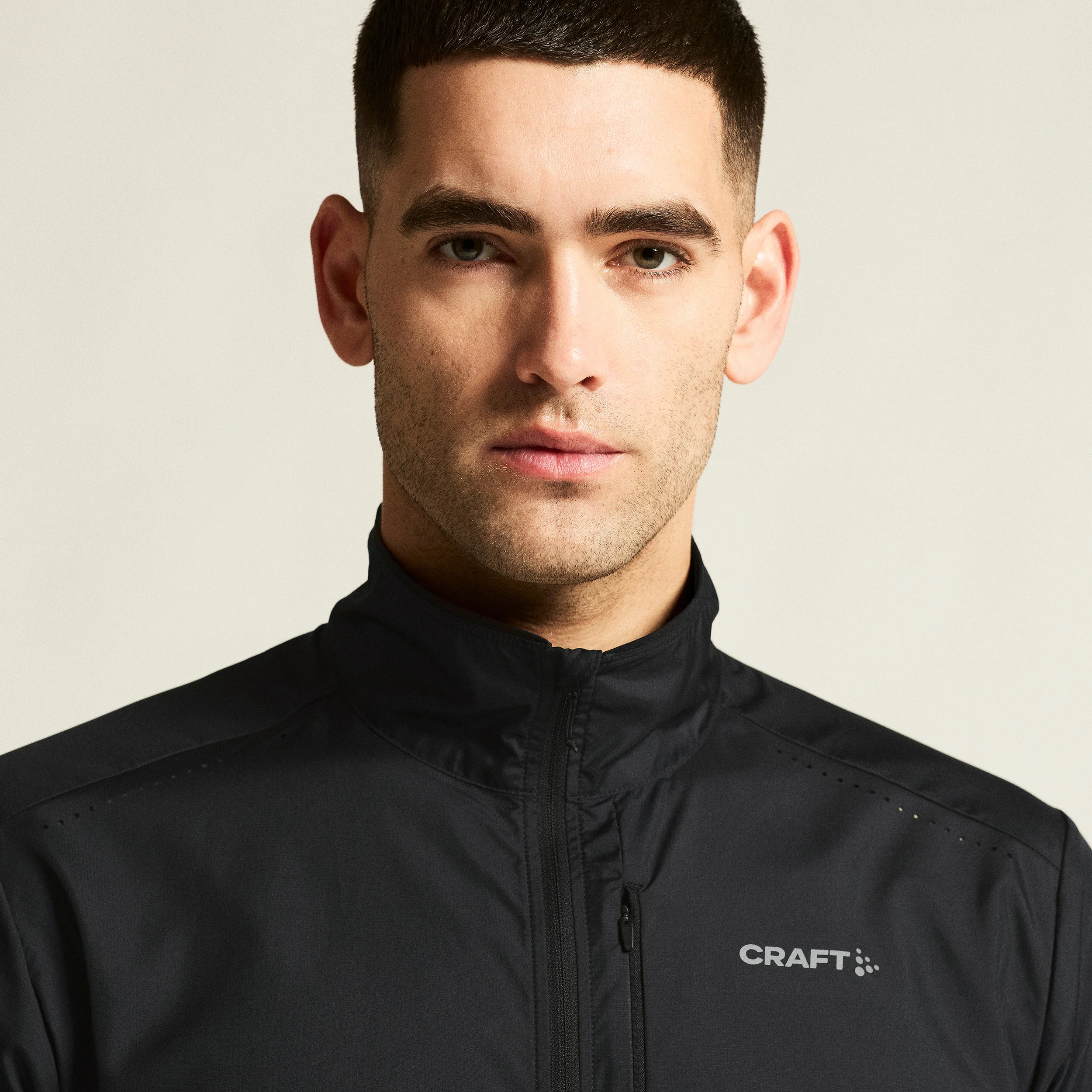 Essence Wind Laufjacke Herren - schwarz - Image 7