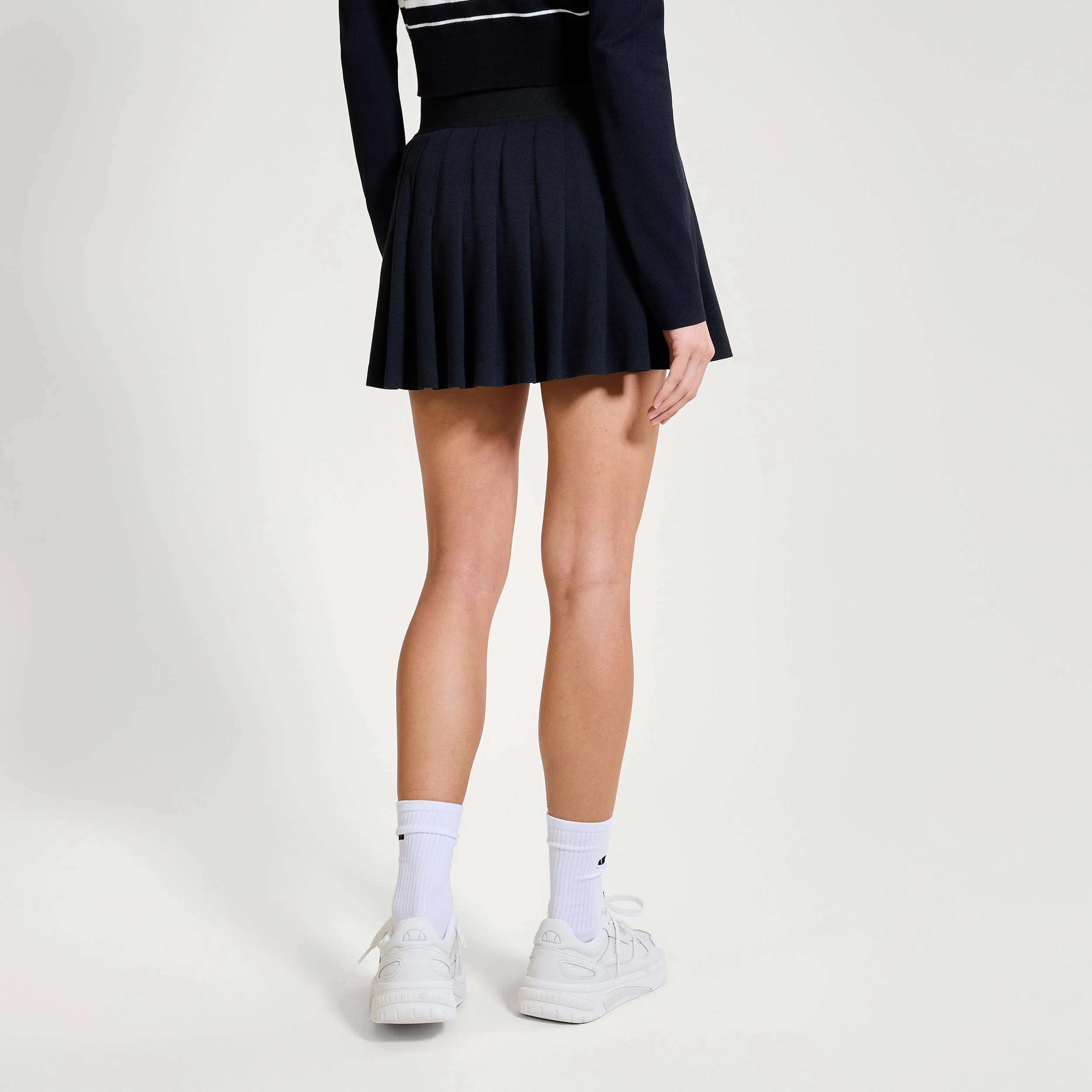 Ortegas Shorts Damen - schwarz - Image 2