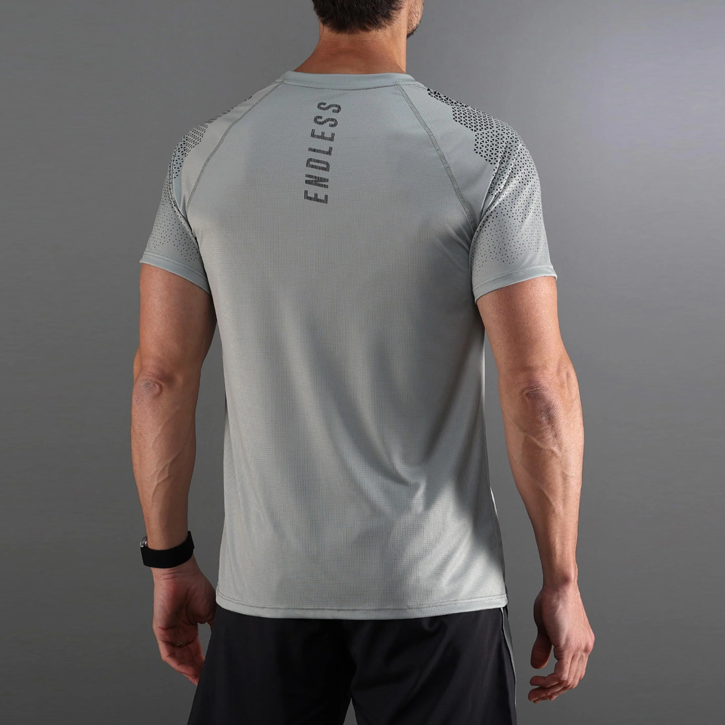 Feisty Hexagon T-Shirt Herren-hellgrau - Image 2
