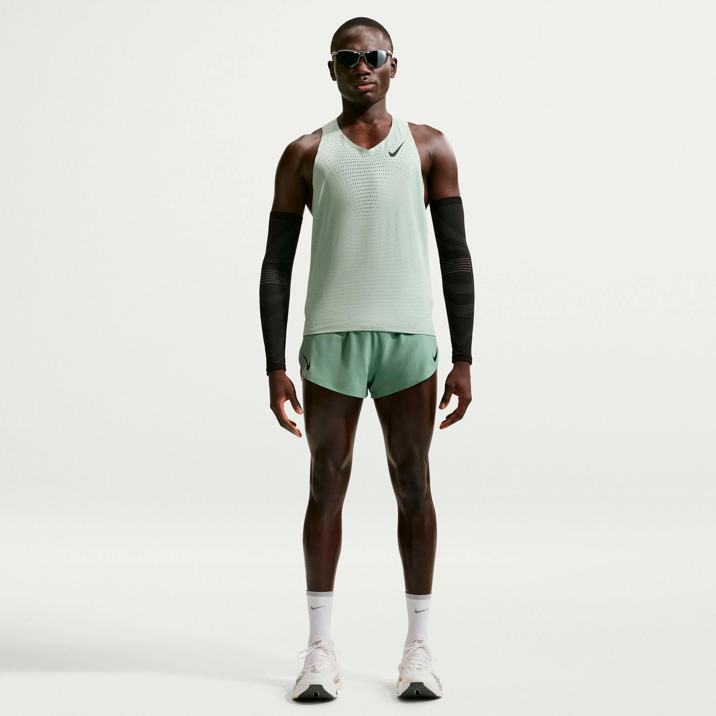 AeroSwift Laufshorts Herren - oliv, schwarz - Image 2