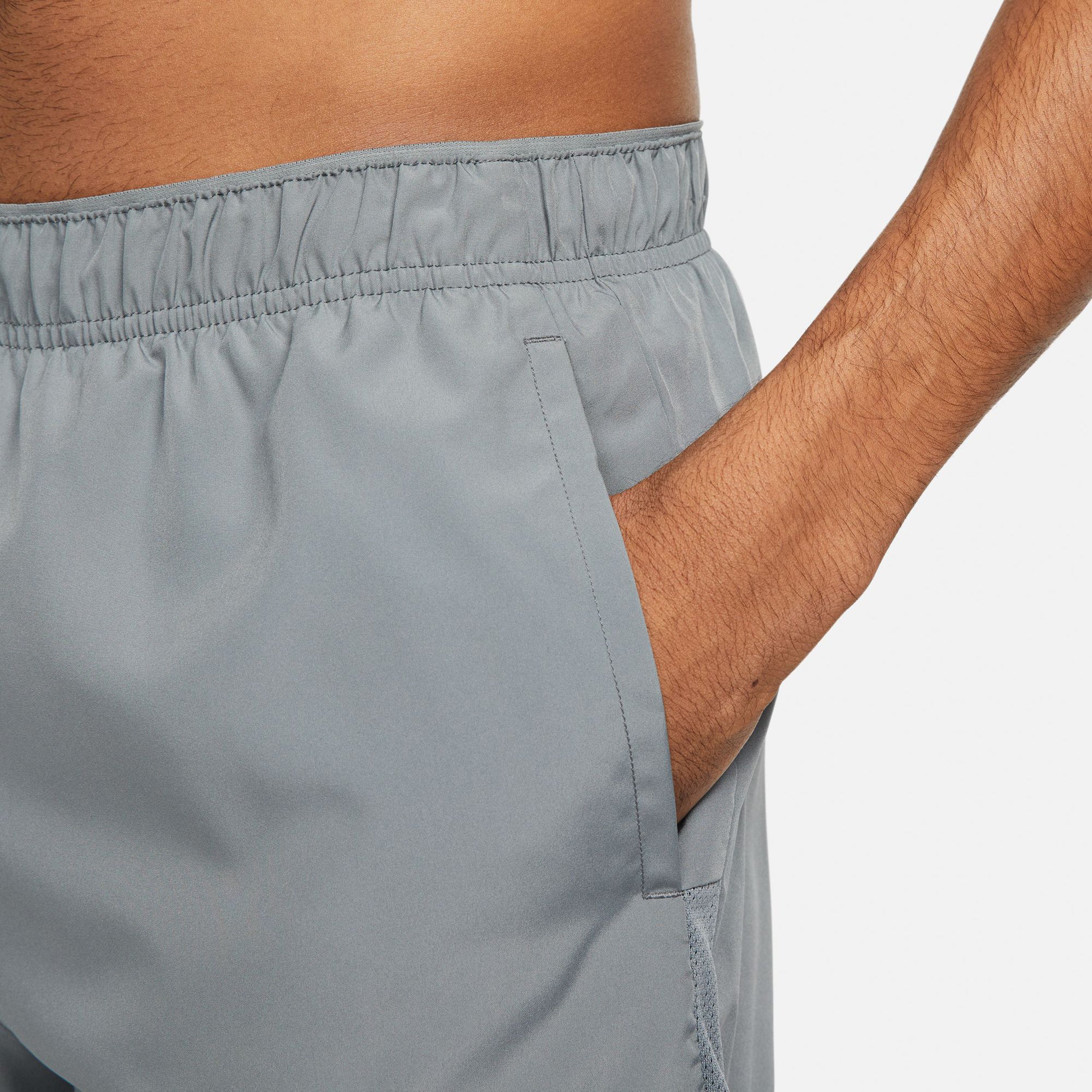 Challenger 5in Laufshorts Herren - grau - Image 8