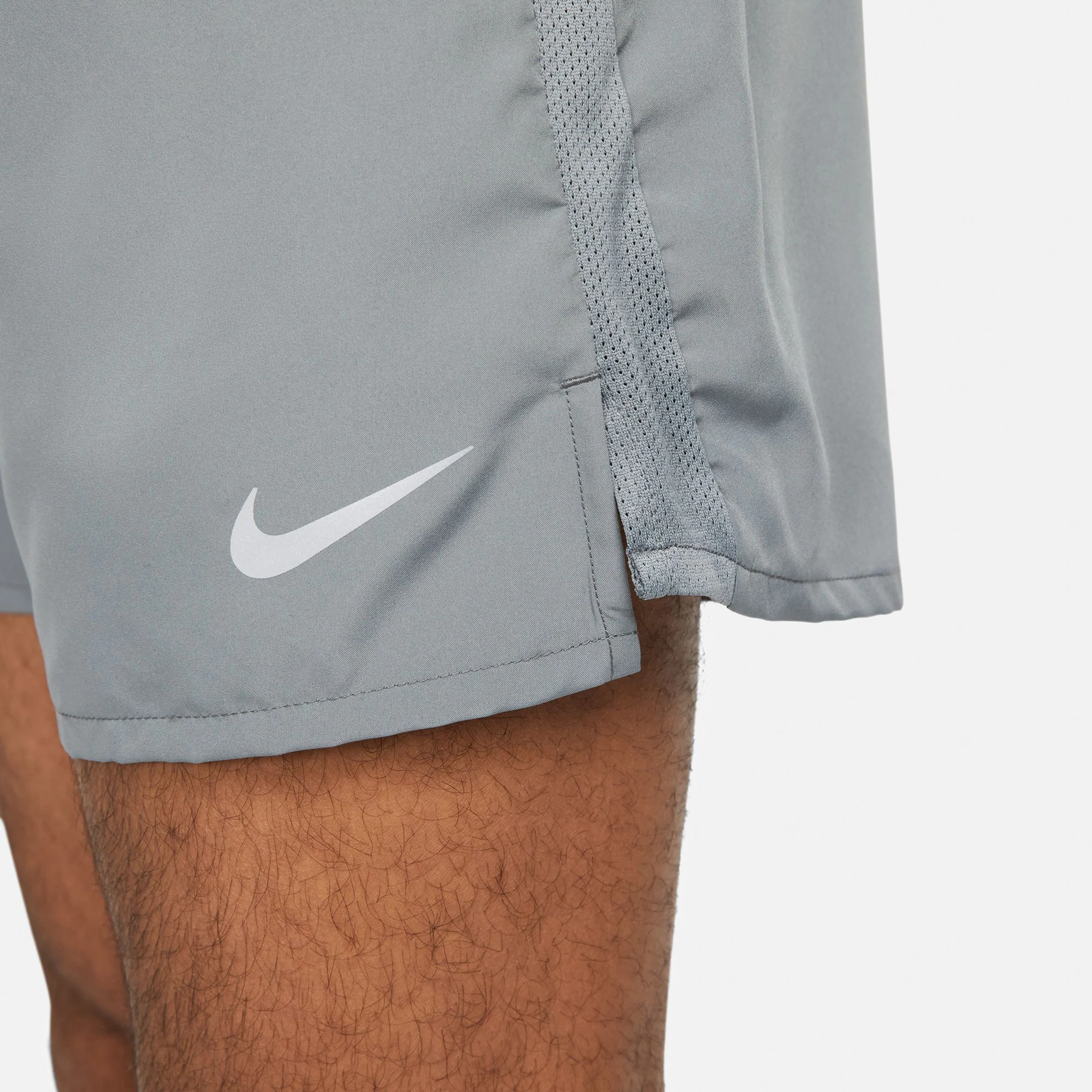 Challenger 5in Laufshorts Herren - grau - Image 9