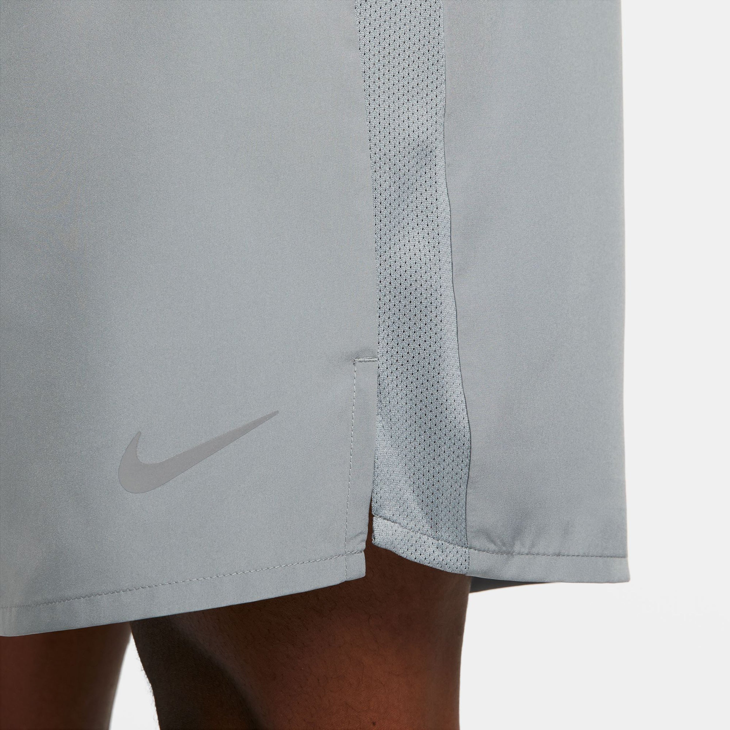 Challenger 7in Brief-Lined Laufshorts Herren - grau - Image 10
