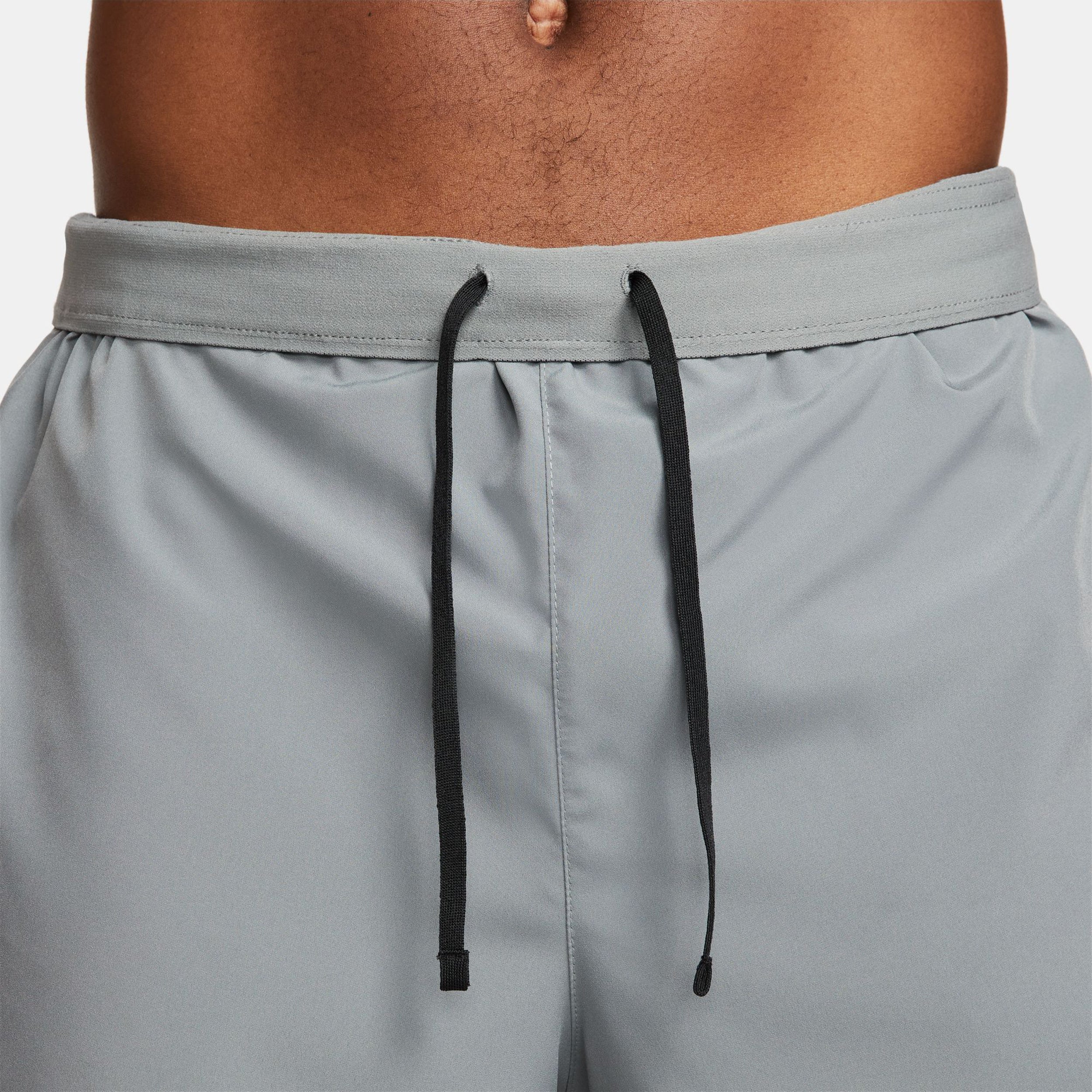 Challenger 7in Brief-Lined Laufshorts Herren - grau - Image 11