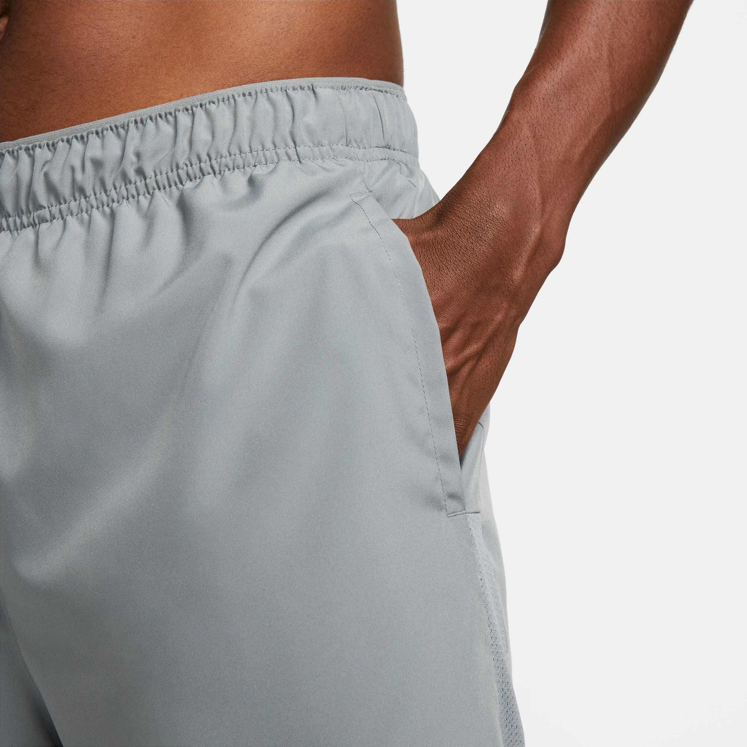 Challenger 7in Brief-Lined Laufshorts Herren - grau - Image 9
