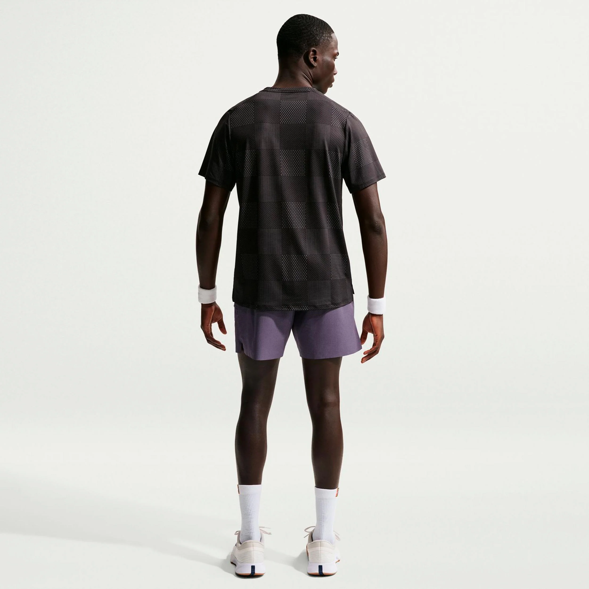 Court Dri-Fit Advantage 6in Shorts Herren-lila - Image 3