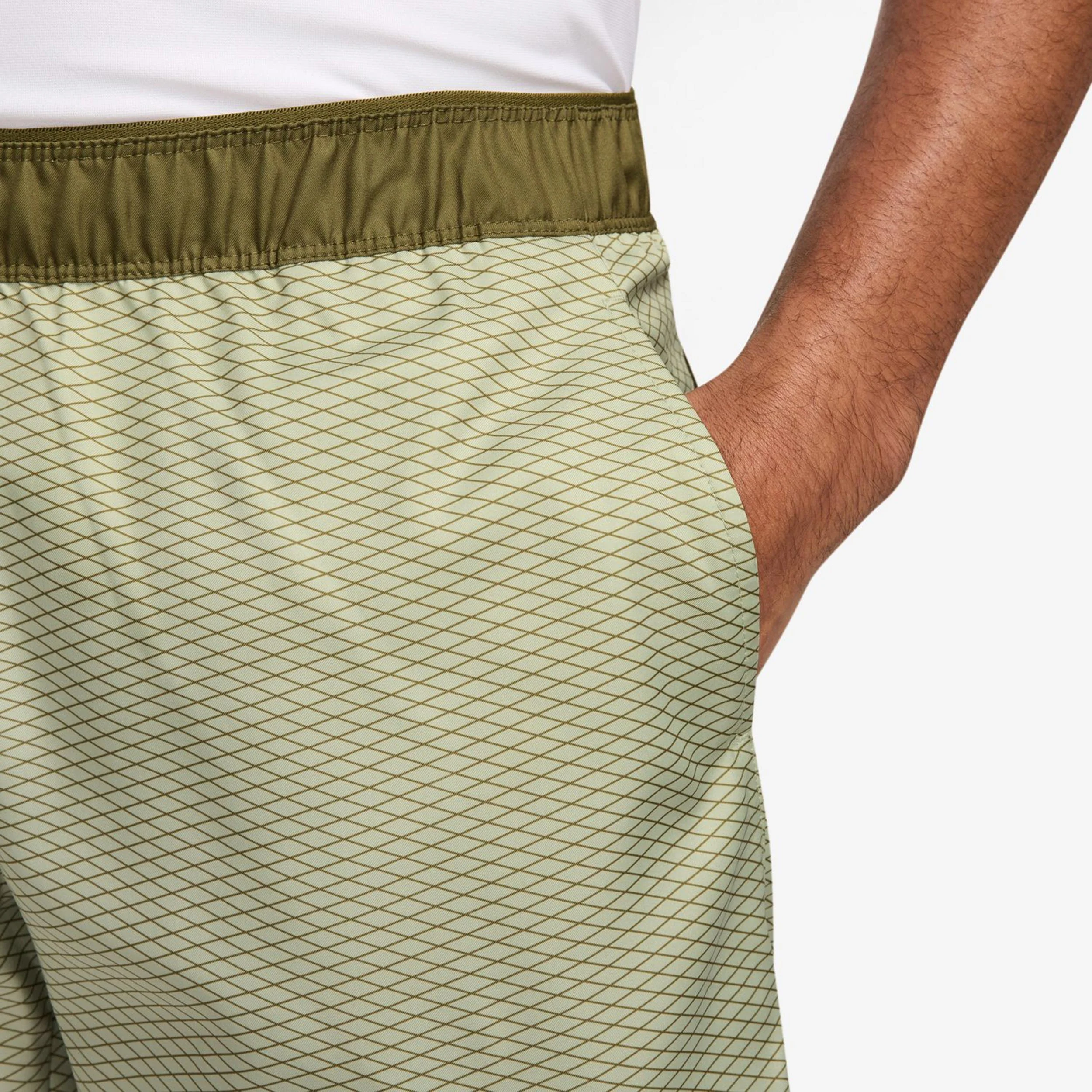 Court Dri-Fit Victory 7in Aop Shorts Herren-Salbei - Image 4