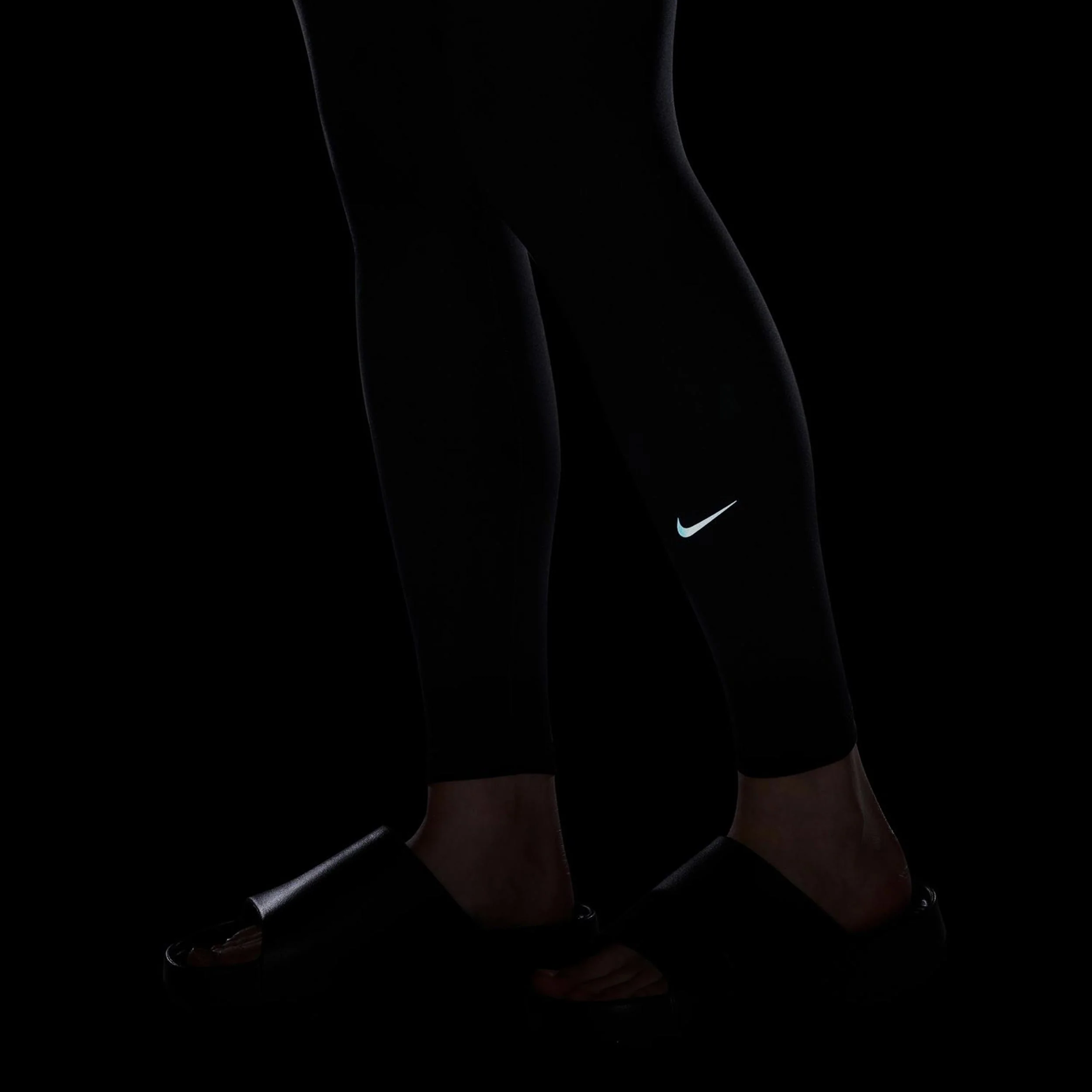 Dri-Fit One High-Waisted Tight Damen-Schwarz - Image 9
