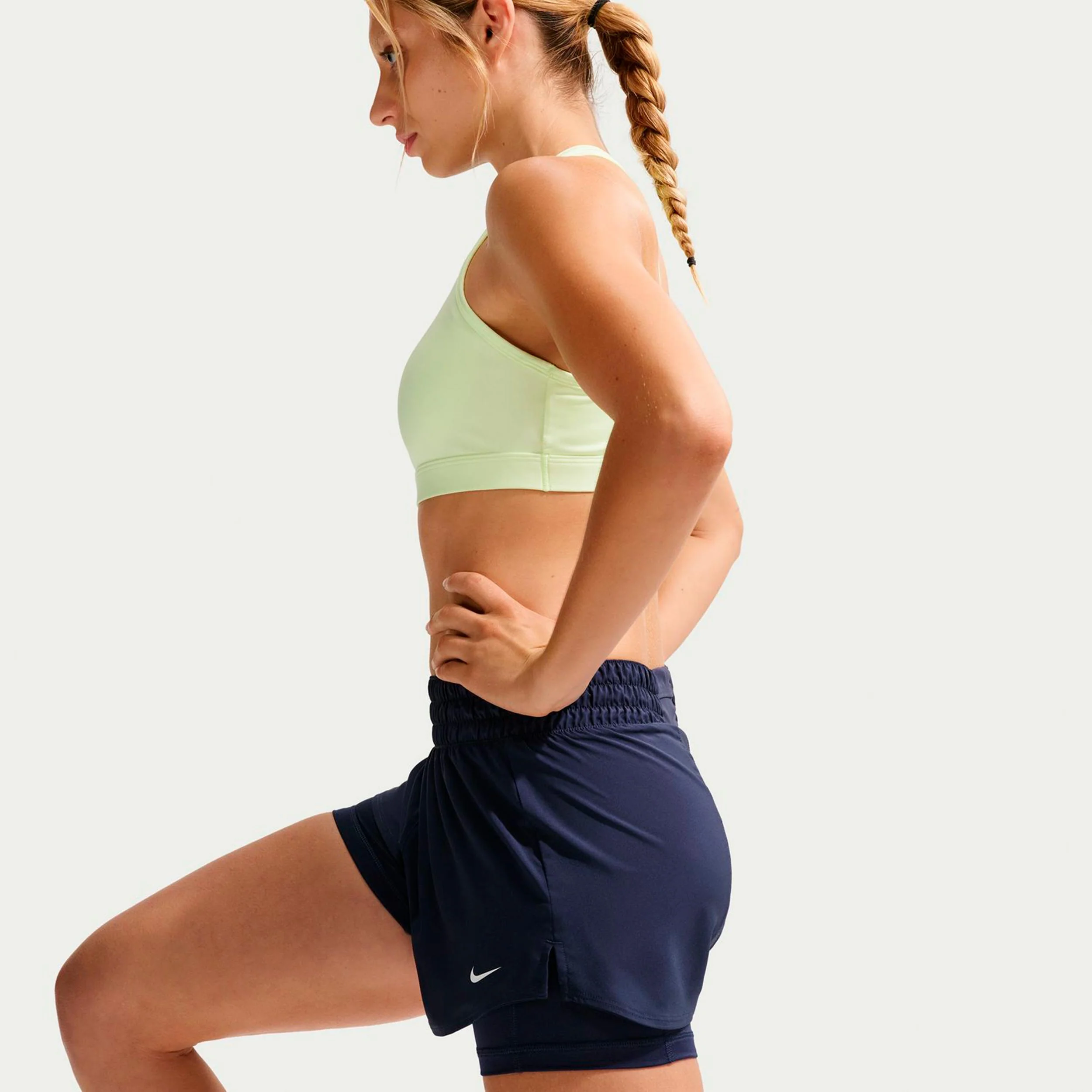 Dri-Fit One Mid Rise 2in1 3in Shorts Damen-dunkelblau, weiß - Image 4