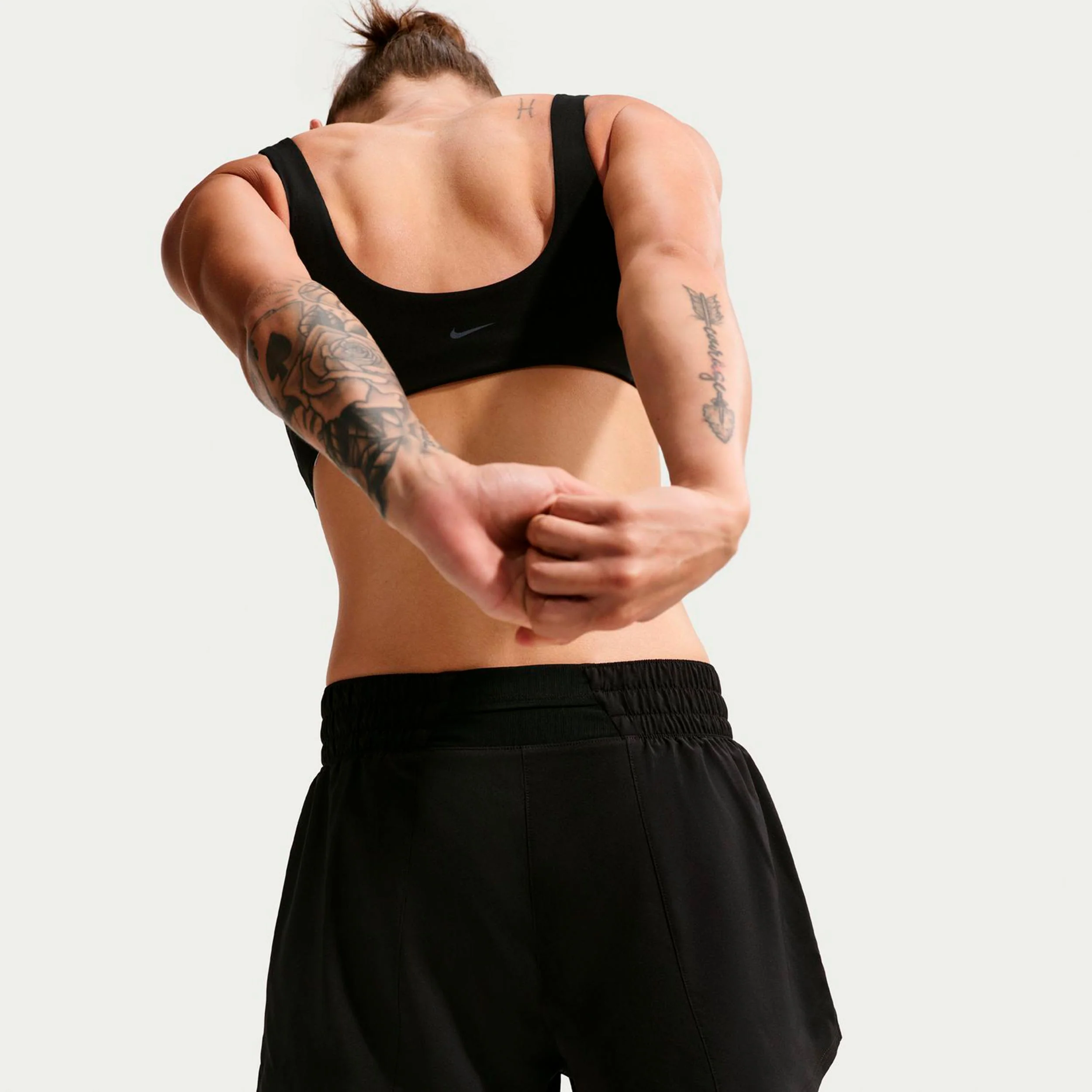 Dri-Fit One Mid Rise 2in1 3in Shorts Damen-schwarz, weiß - Image 4