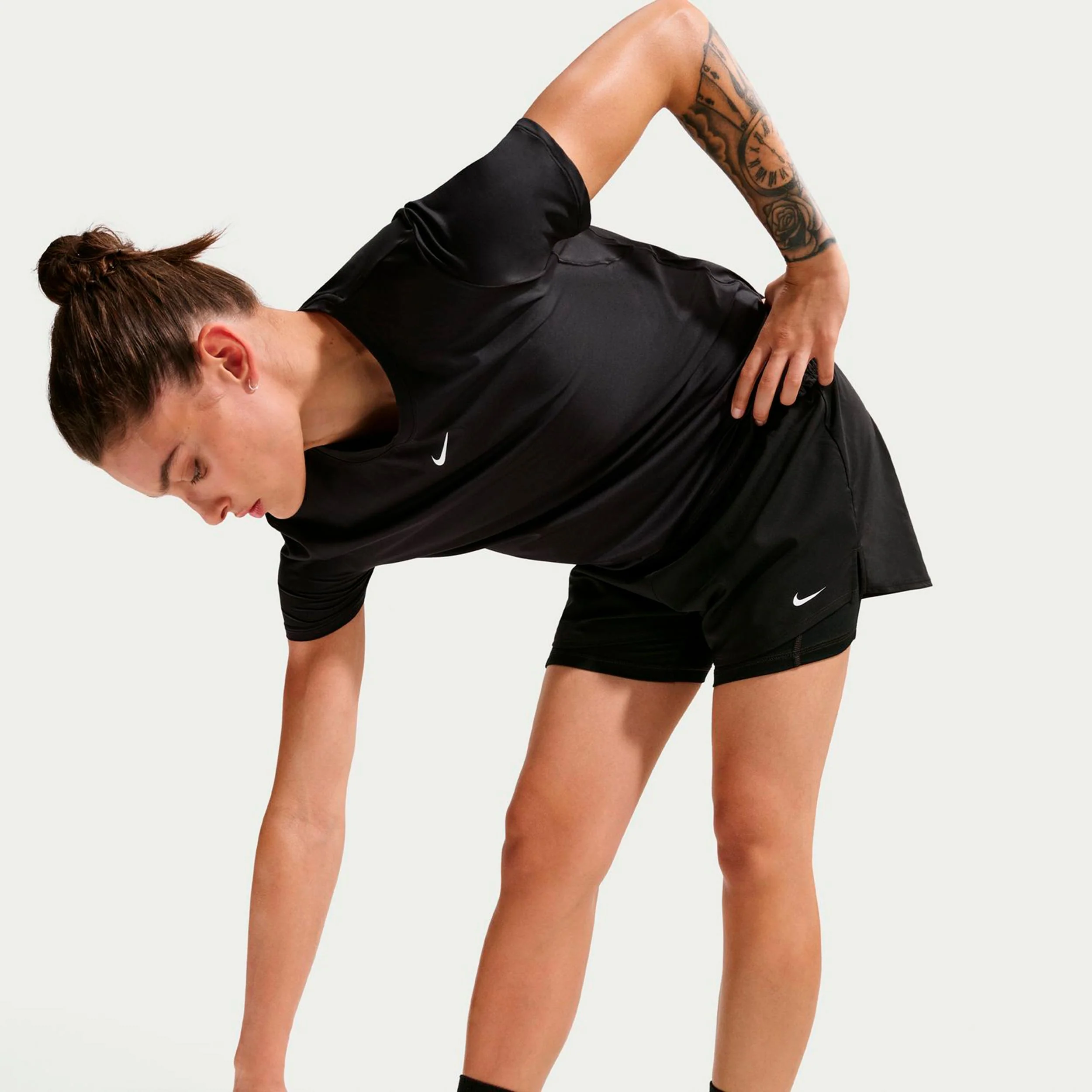 Dri-Fit One Mid Rise 2in1 3in Shorts Damen-schwarz, weiß - Image 5