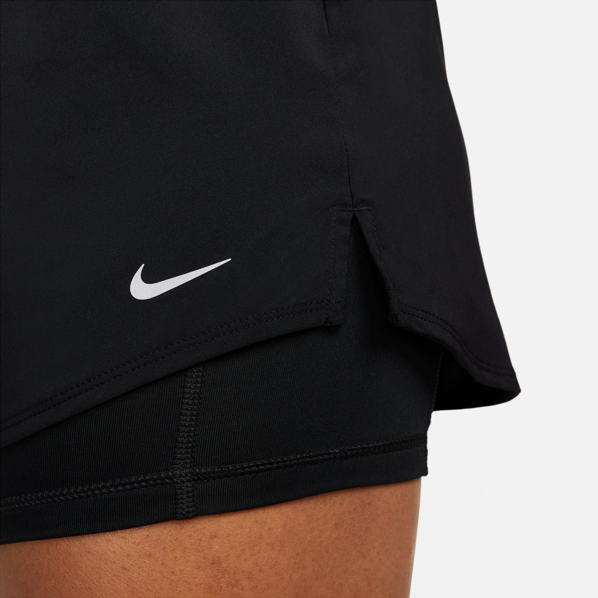 Dri-Fit One MR 2in1 Shorts Damen-Schwarz - Image 8