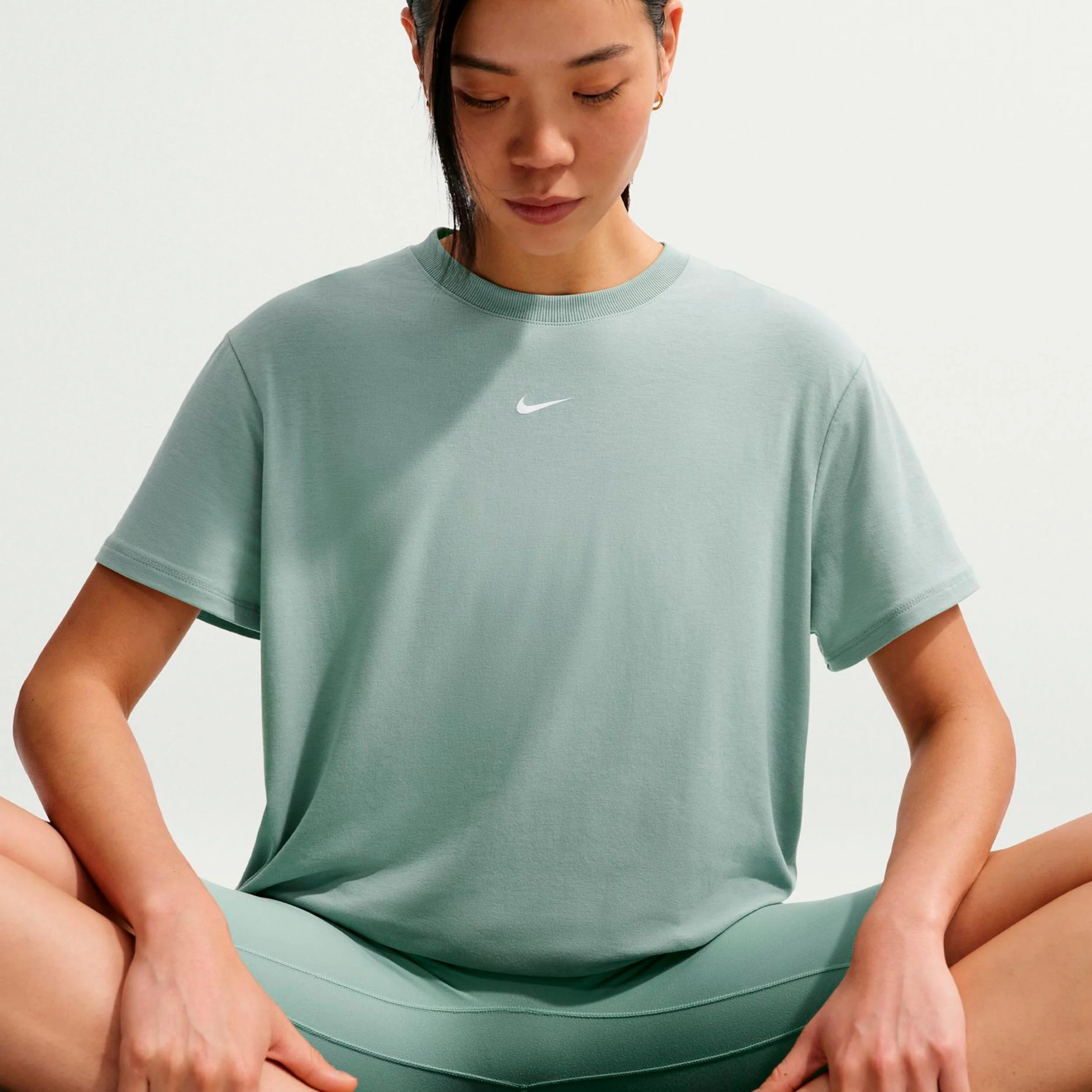 One Relaxed Dri-Fit T-Shirt Damen - salbei - Image 4