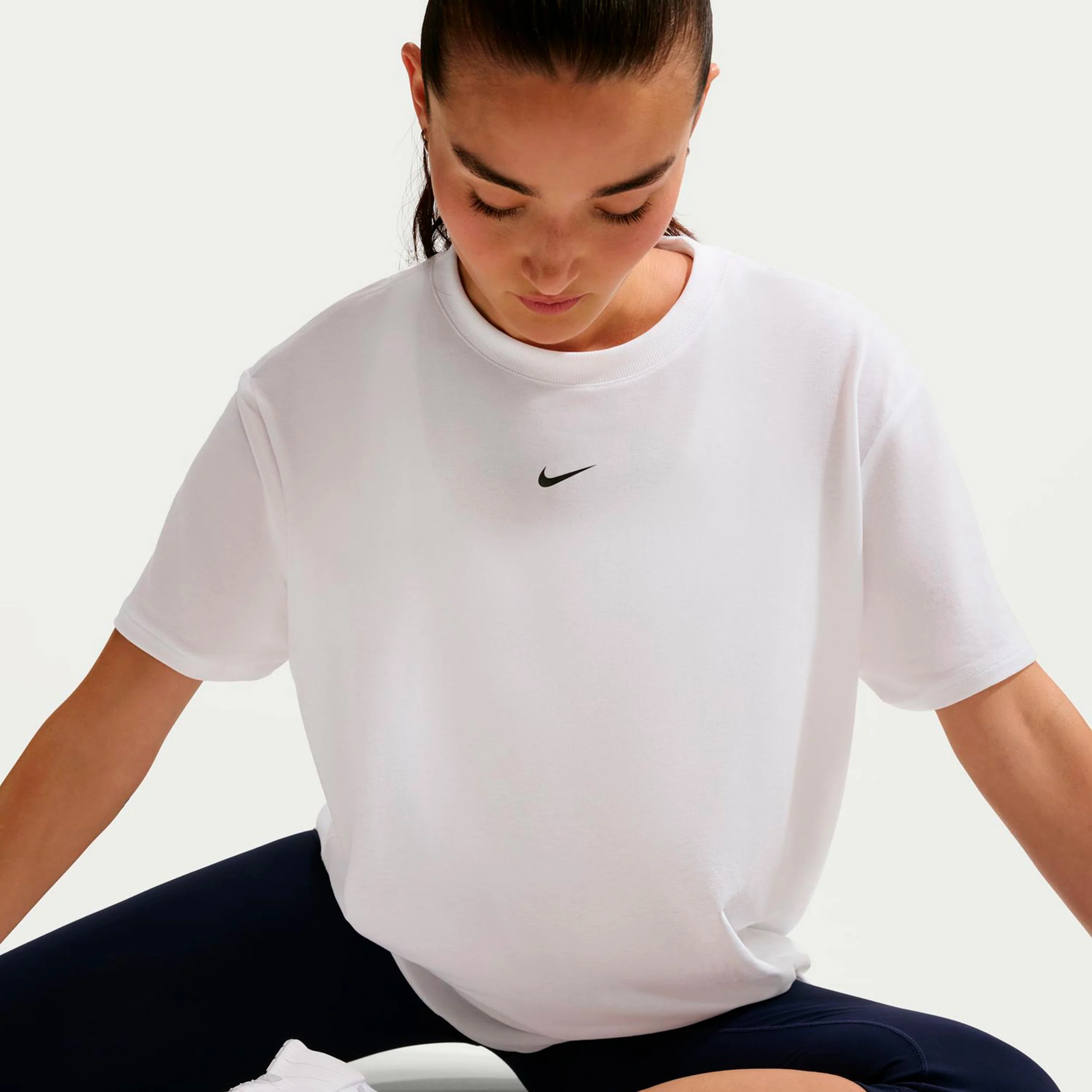 One Relaxed Dri-Fit  T-Shirt Damen-weiß - Image 5