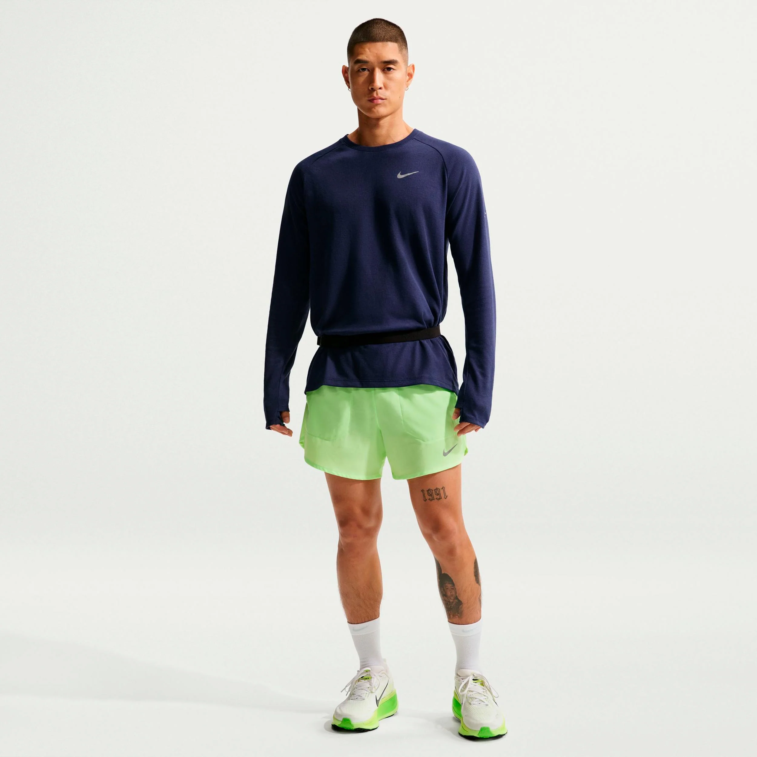 STRIDE 5IN  Laufshorts Herren - hellgrün, silber - Image 2