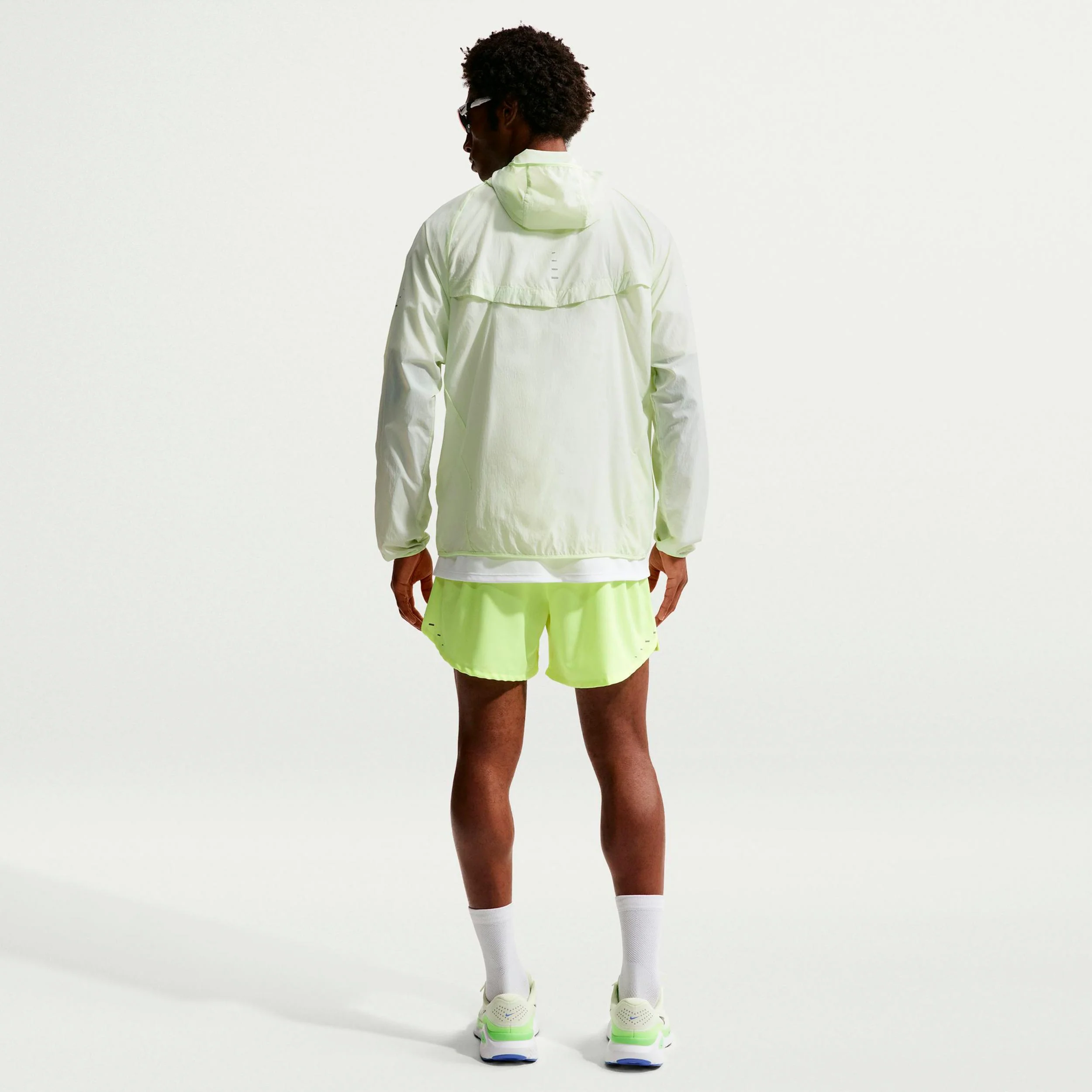 STRIDE 5IN  Laufshorts Herren - neongelb, silber - Image 3