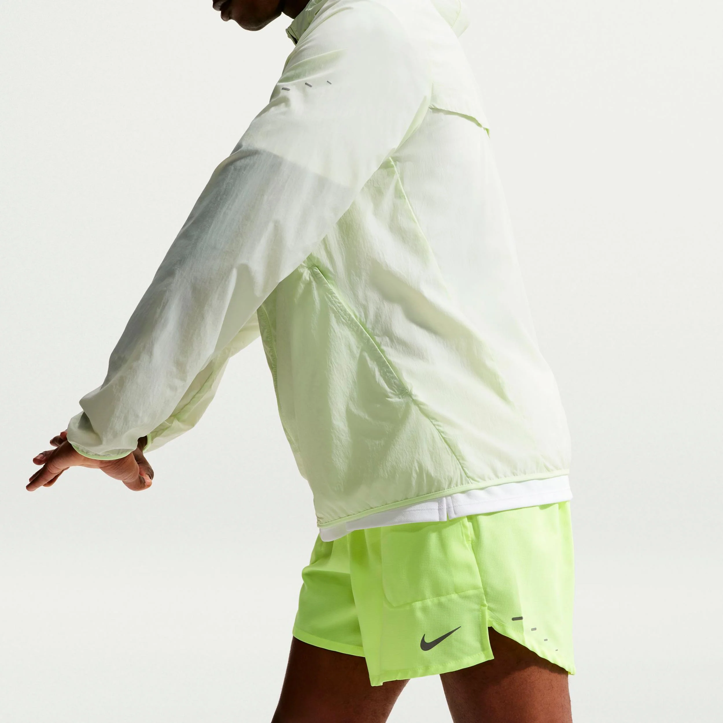 STRIDE 5IN  Laufshorts Herren - neongelb, silber - Image 5