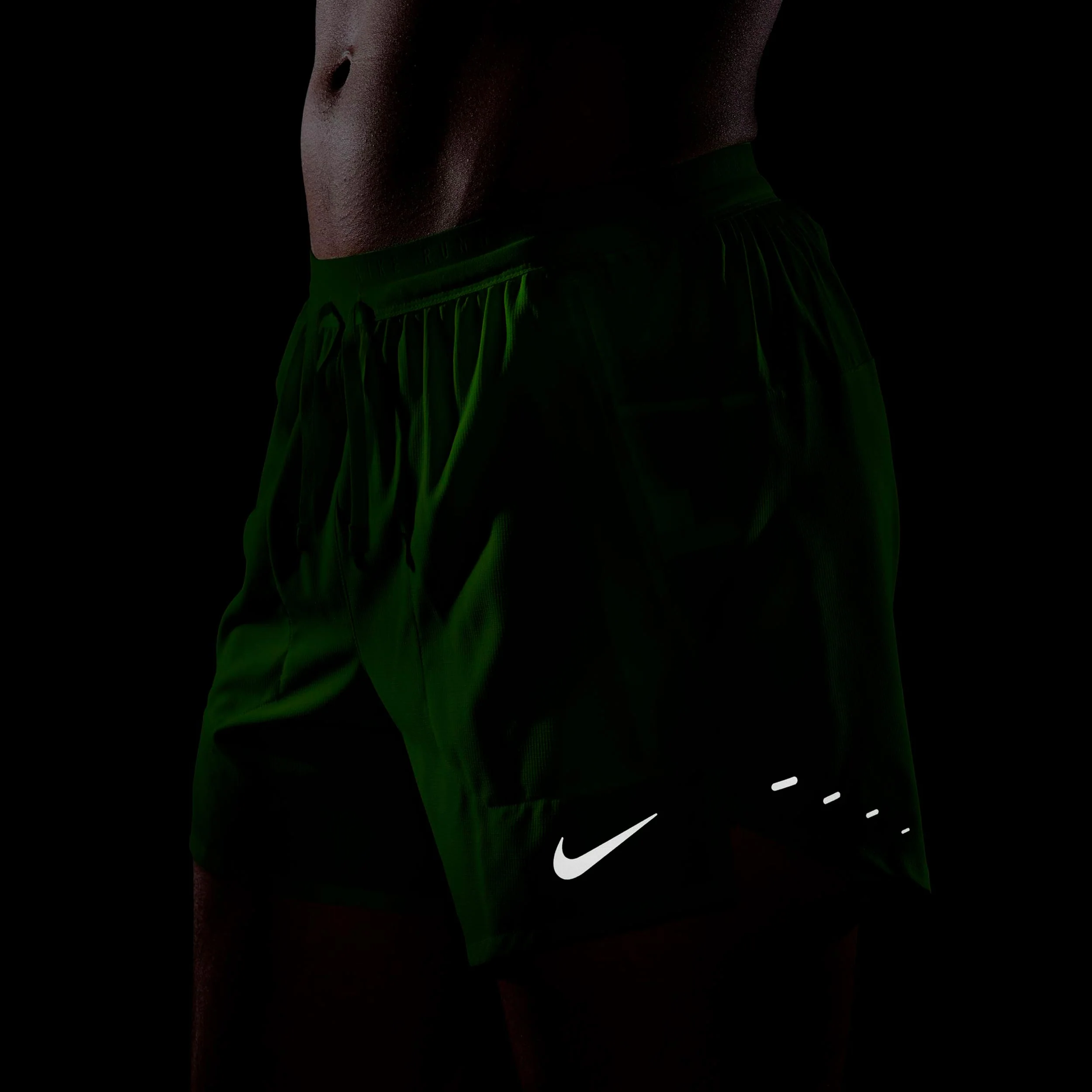 STRIDE 5IN  Laufshorts Herren - neongelb, silber - Image 6