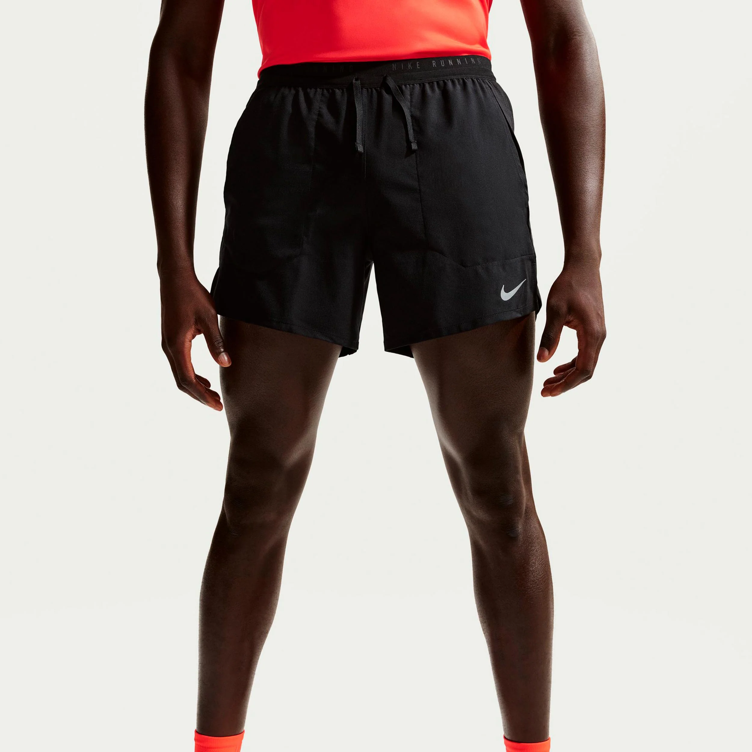 STRIDE 5IN Laufshorts Herren - schwarz, silber