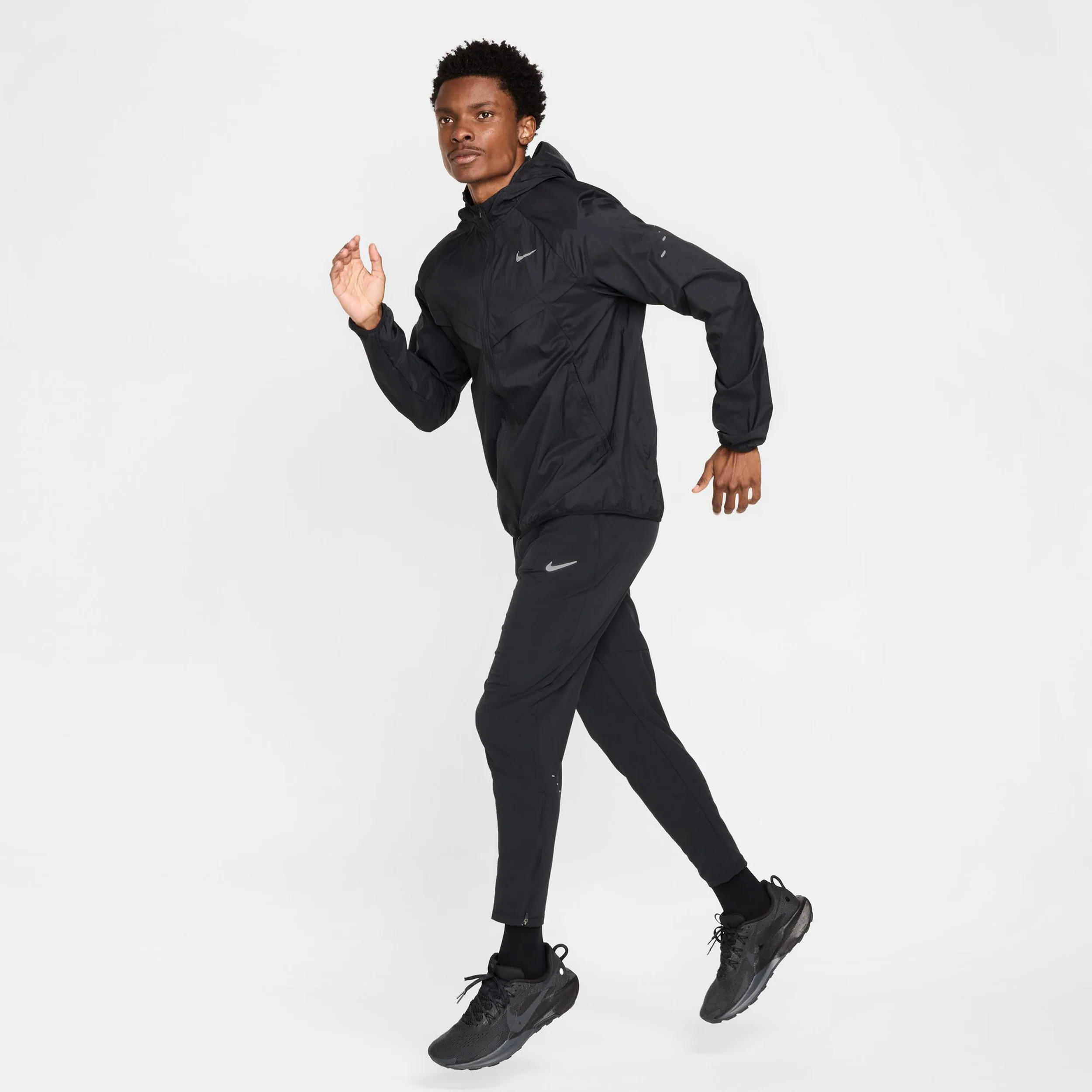 Stride Laufjacke Herren - schwarz - Image 11