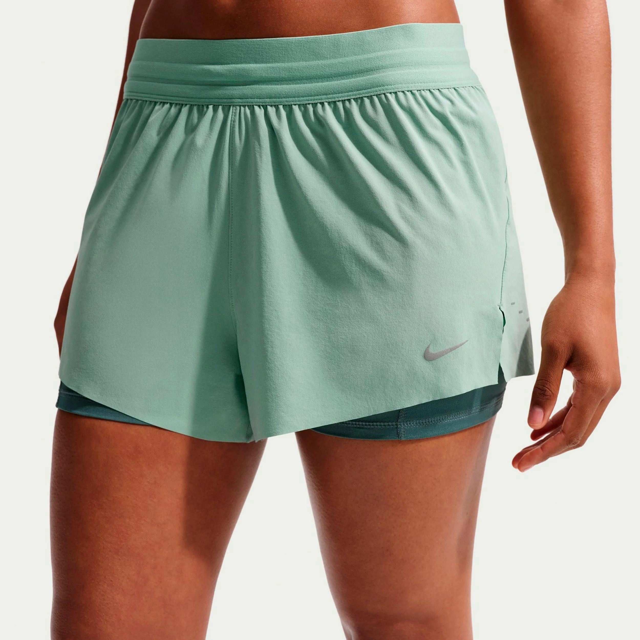 Swift Laufshorts Damen - hellgrün, silber