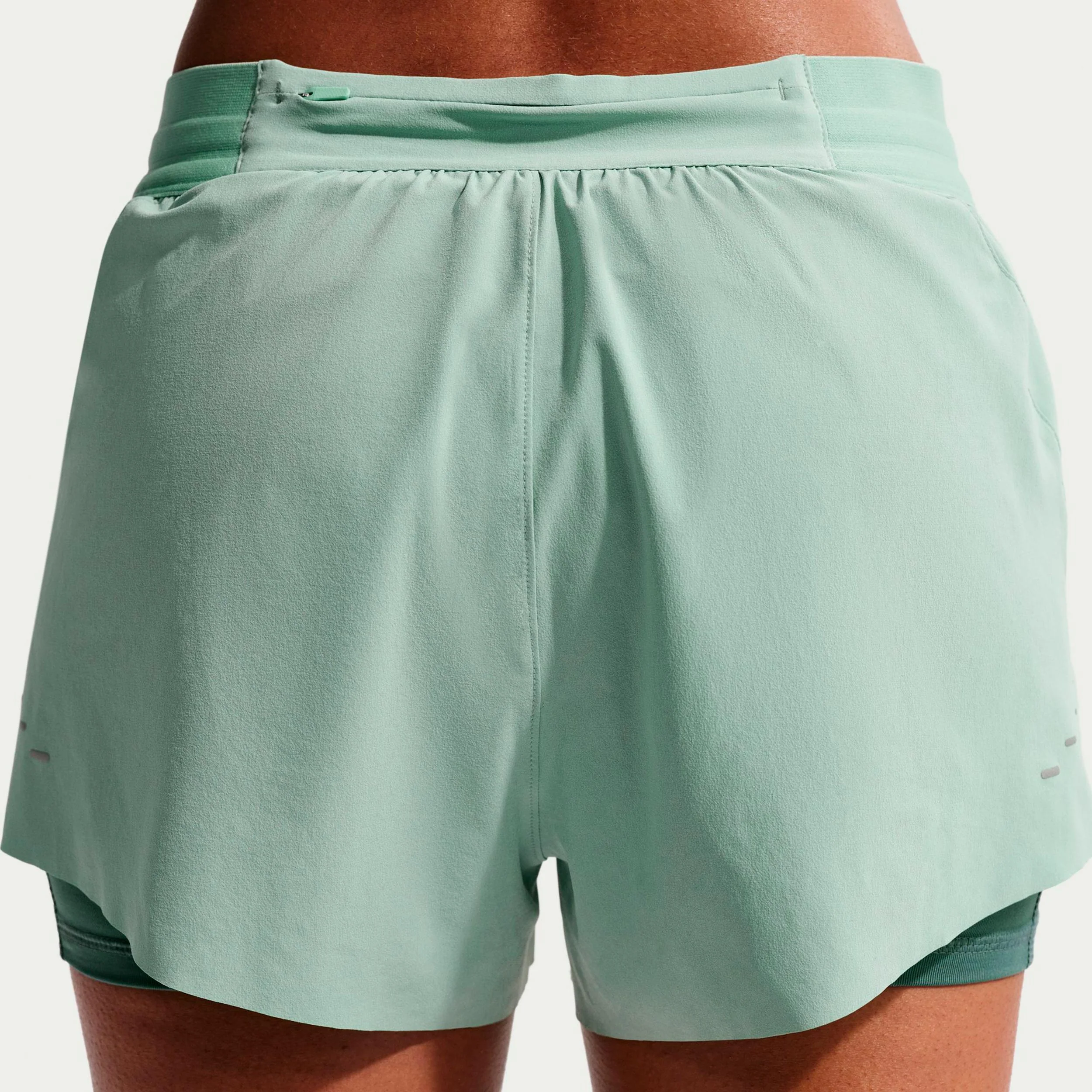 Swift Laufshorts Damen - hellgrün, silber - Image 4