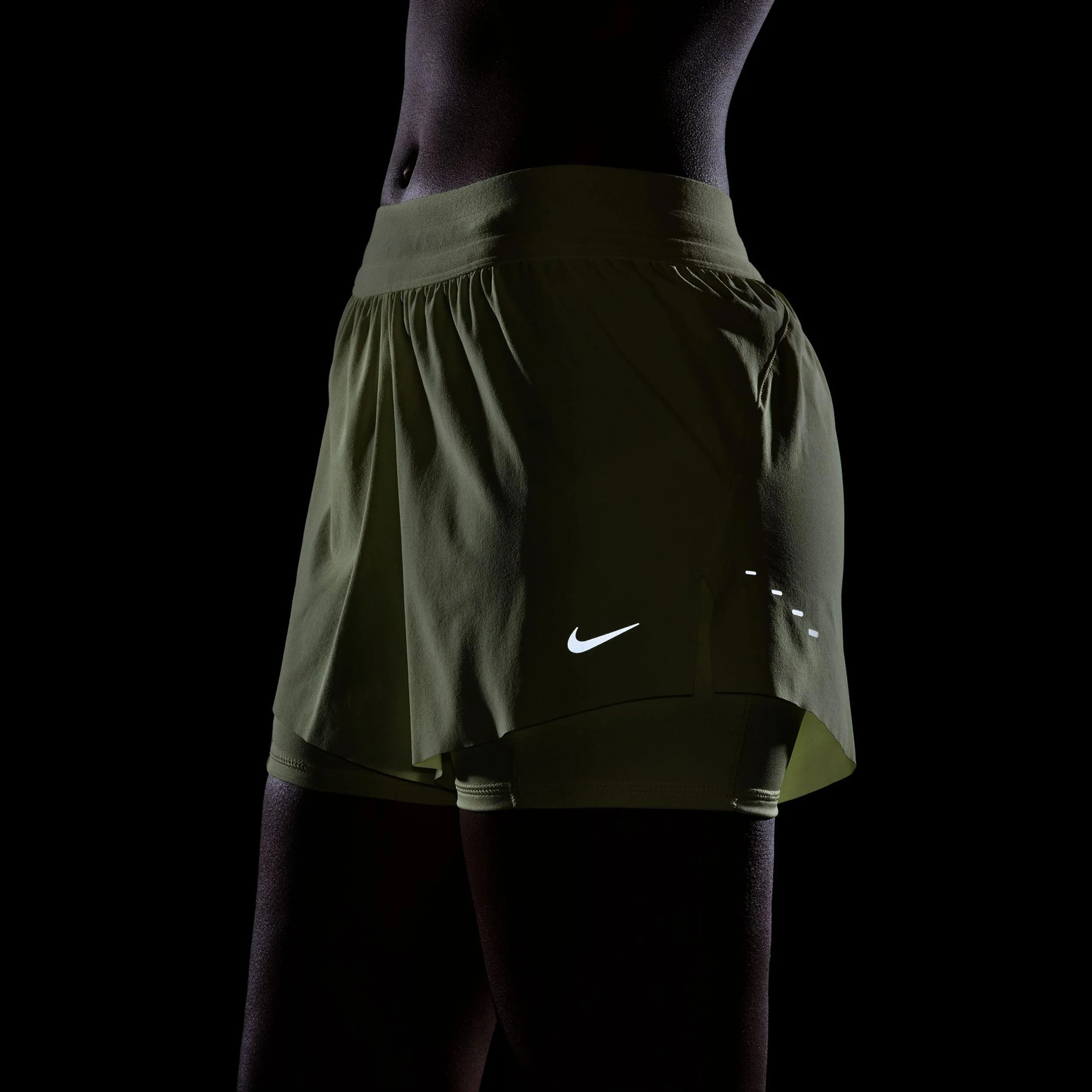 Swift Laufshorts Damen - zitronengelb, silber - Image 4