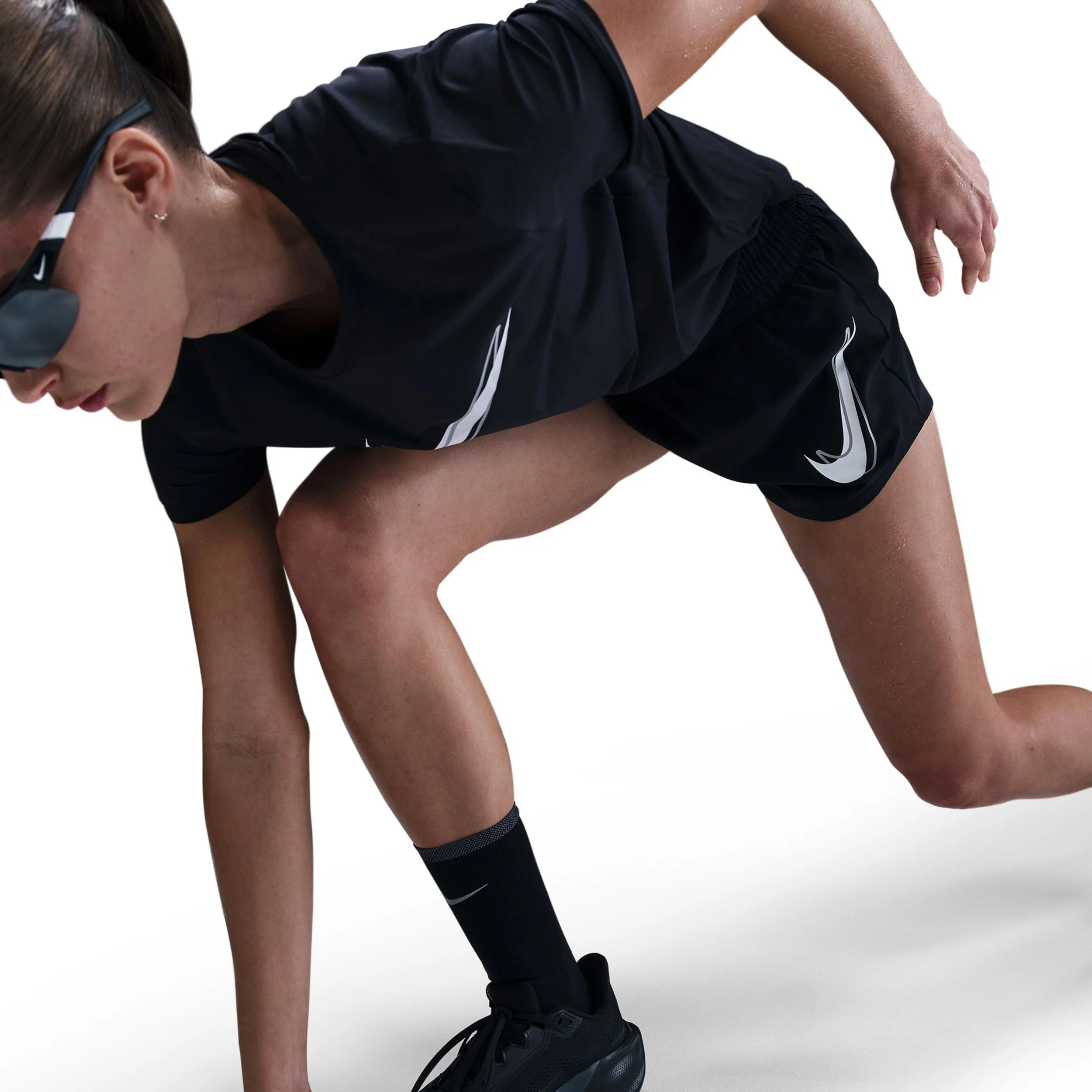 Swoosh Laufshorts Damen-Schwarz - Image 8