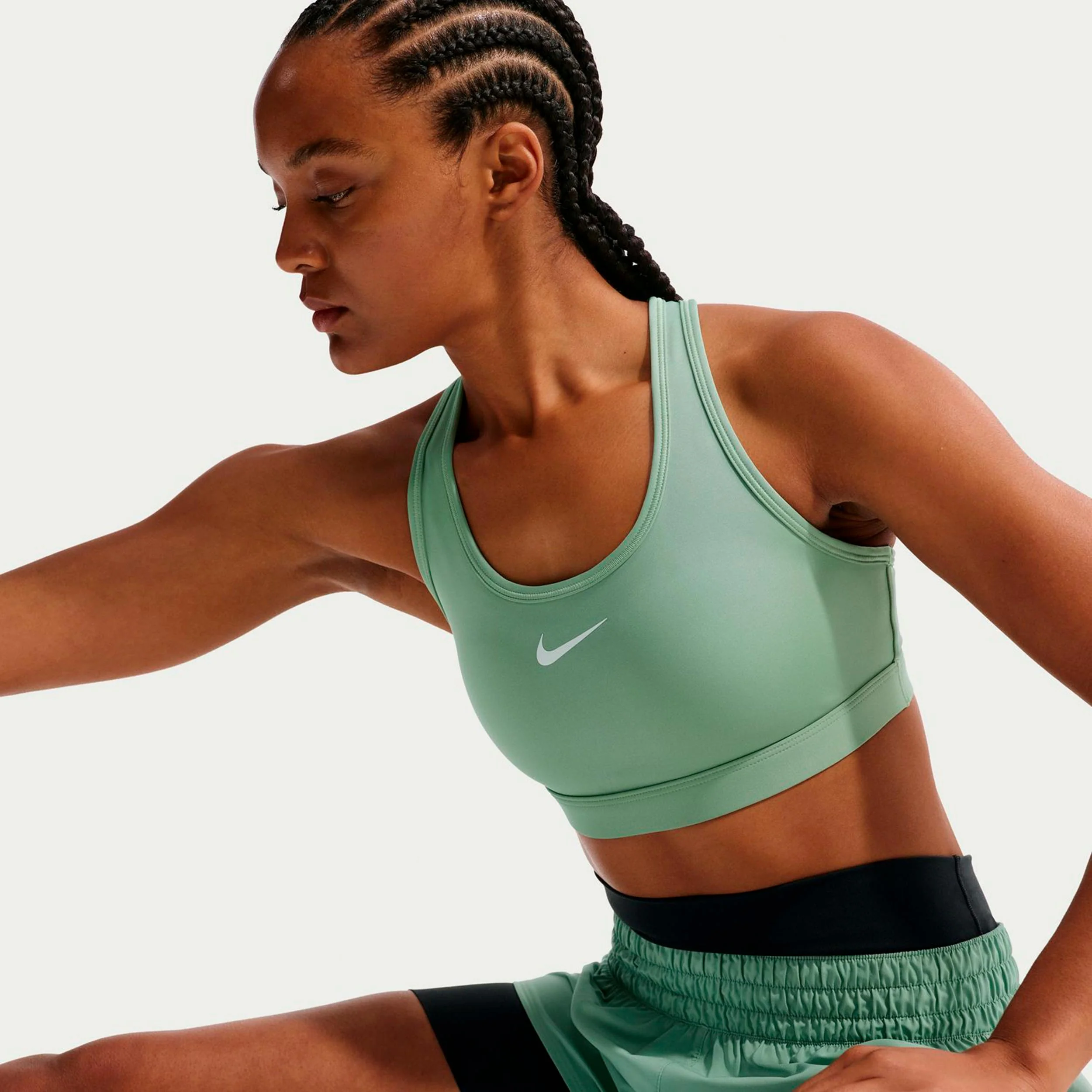 Swoosh Medium Sport-BH Damen - salbei, weiß - Image 5