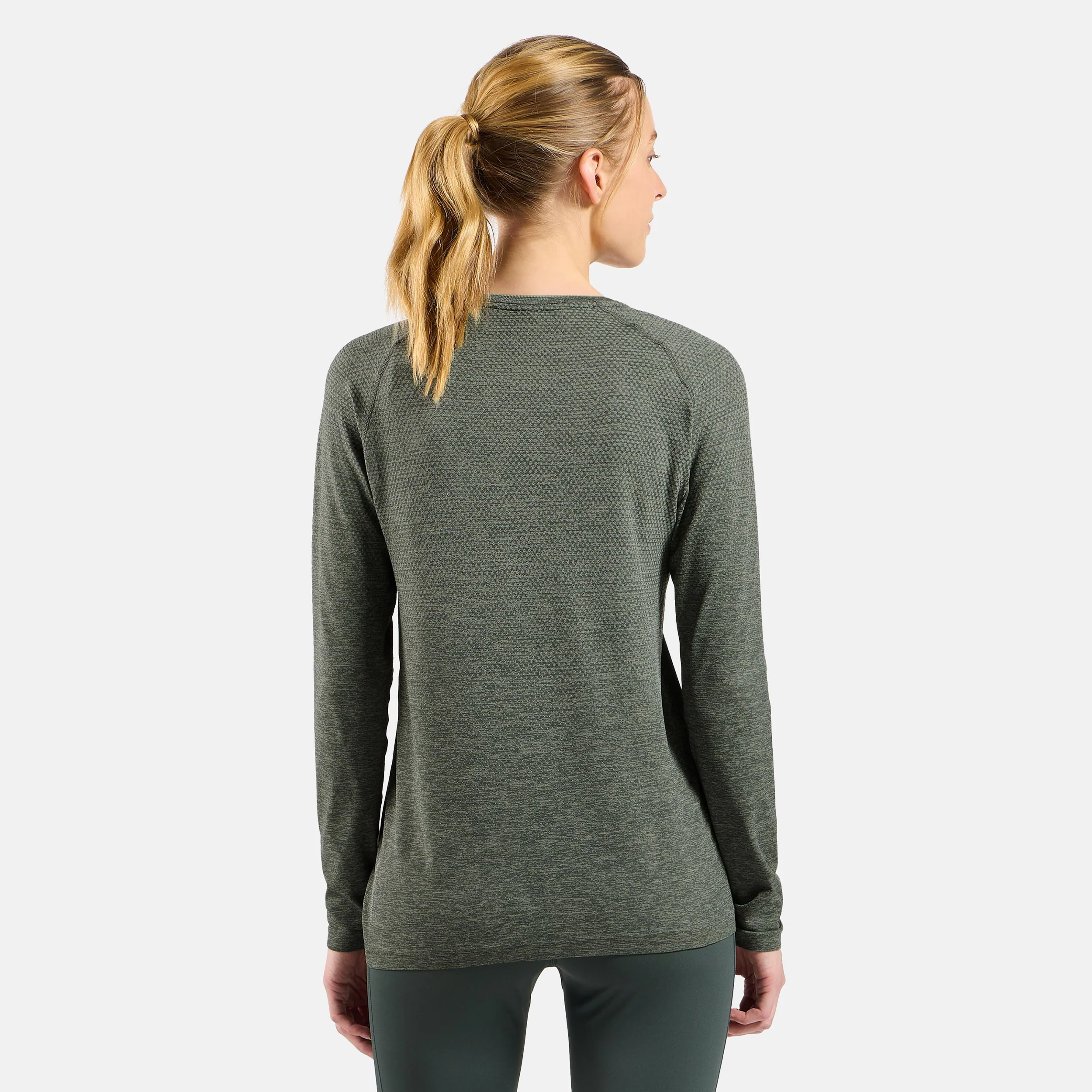Essential Seamless Crew Neck Longsleeve Damen-oliv - Image 4