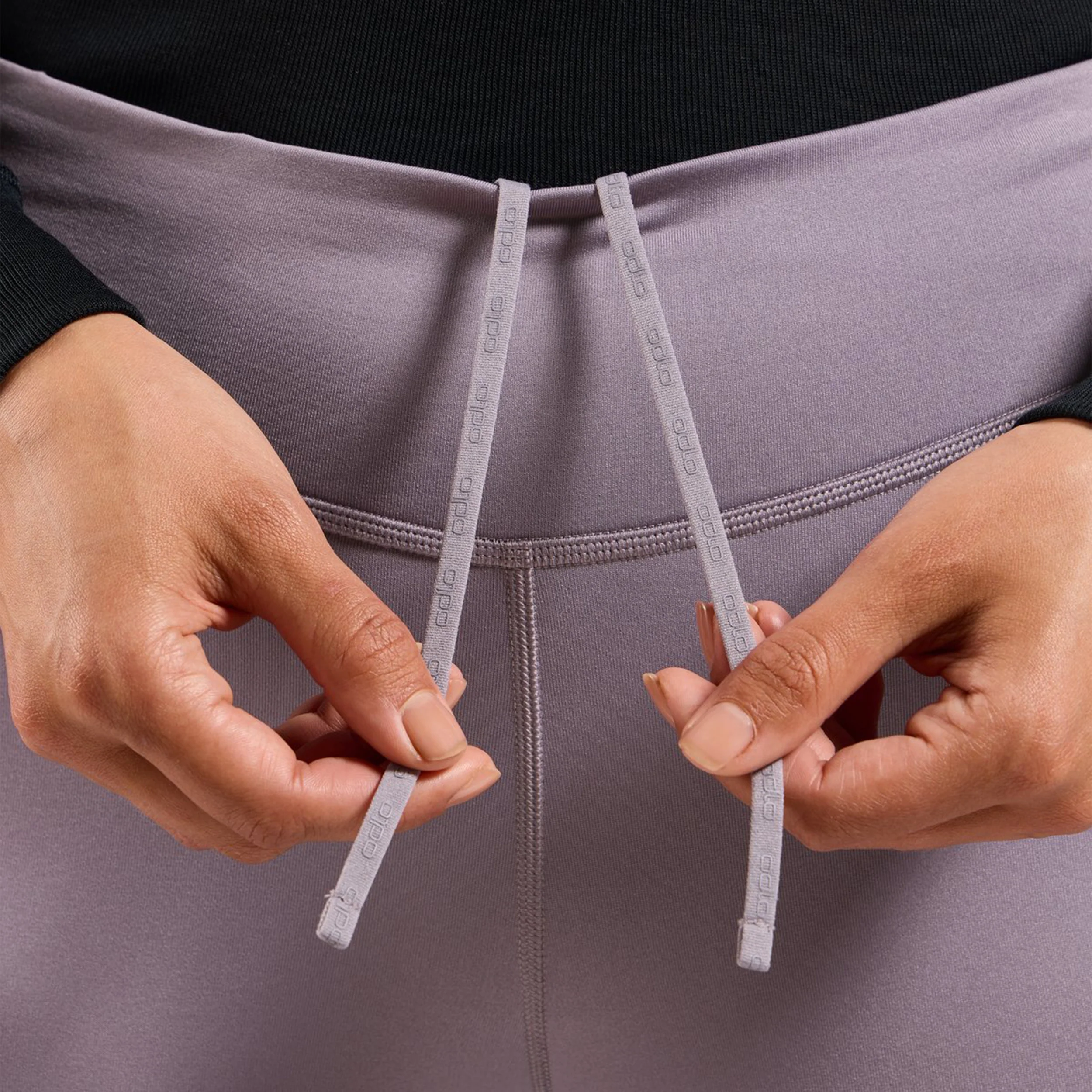Essential Warm Lauftight Damen-Grau - Image 6