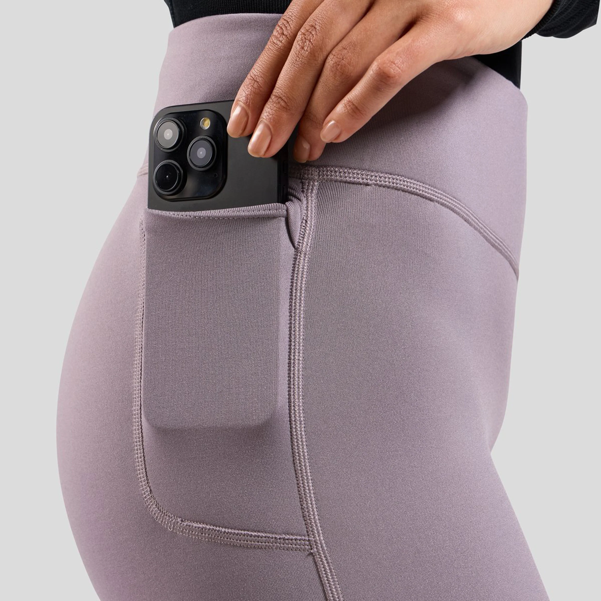 Essential Warm Lauftight Damen-Grau - Image 7