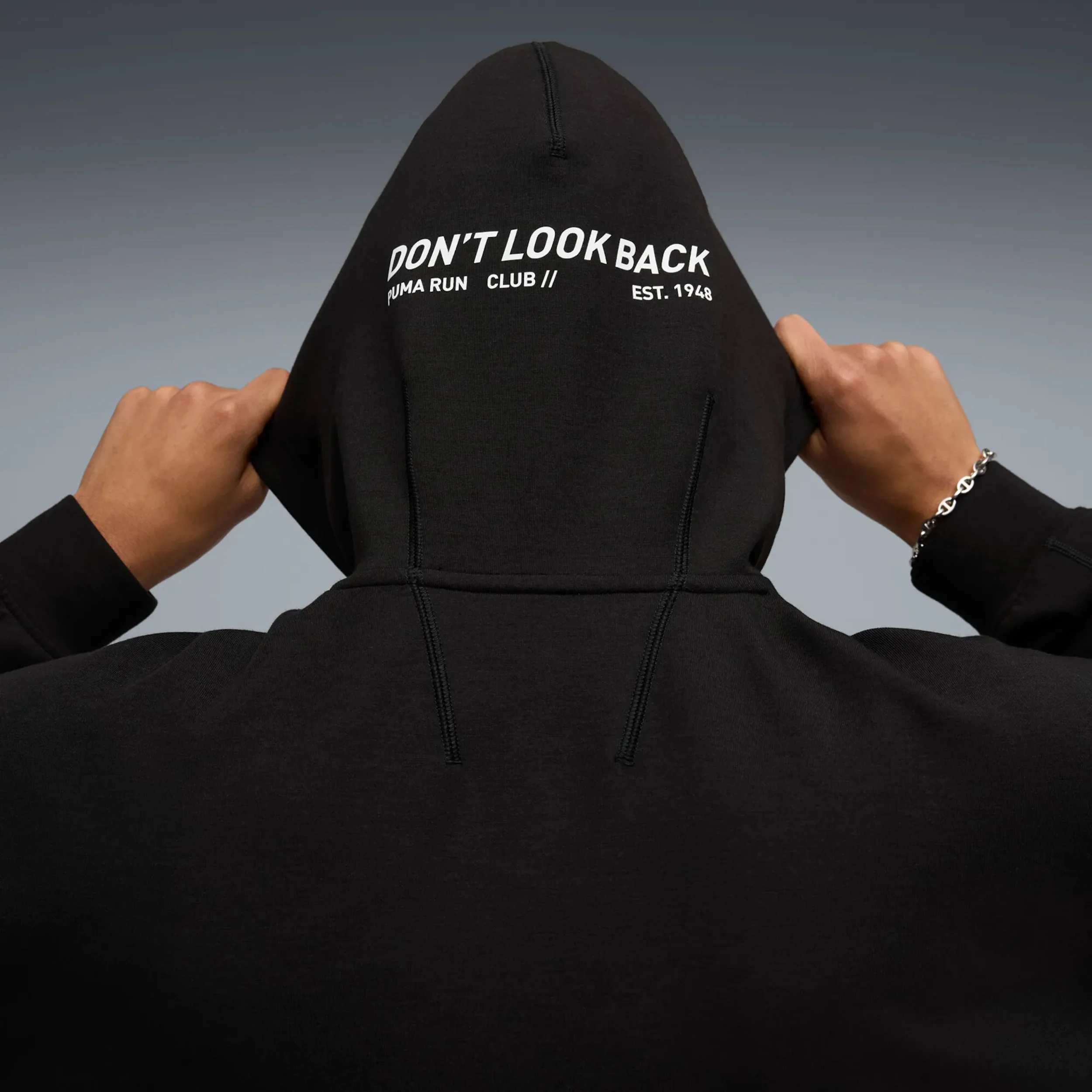 Run Club Hoody-Schwarz - Image 6
