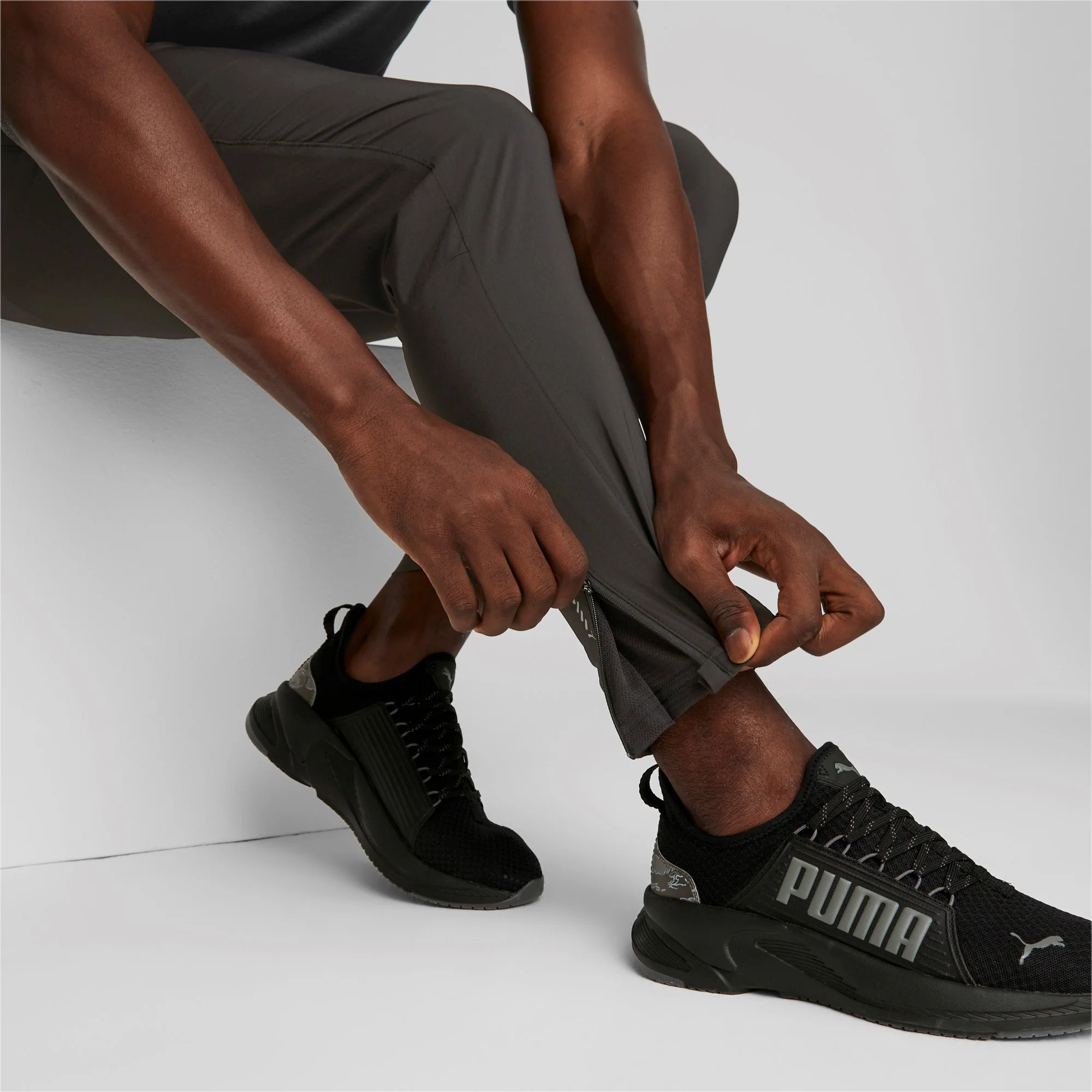 Run Favorite Tapered Laufhose Herren-Schwarz - Image 6