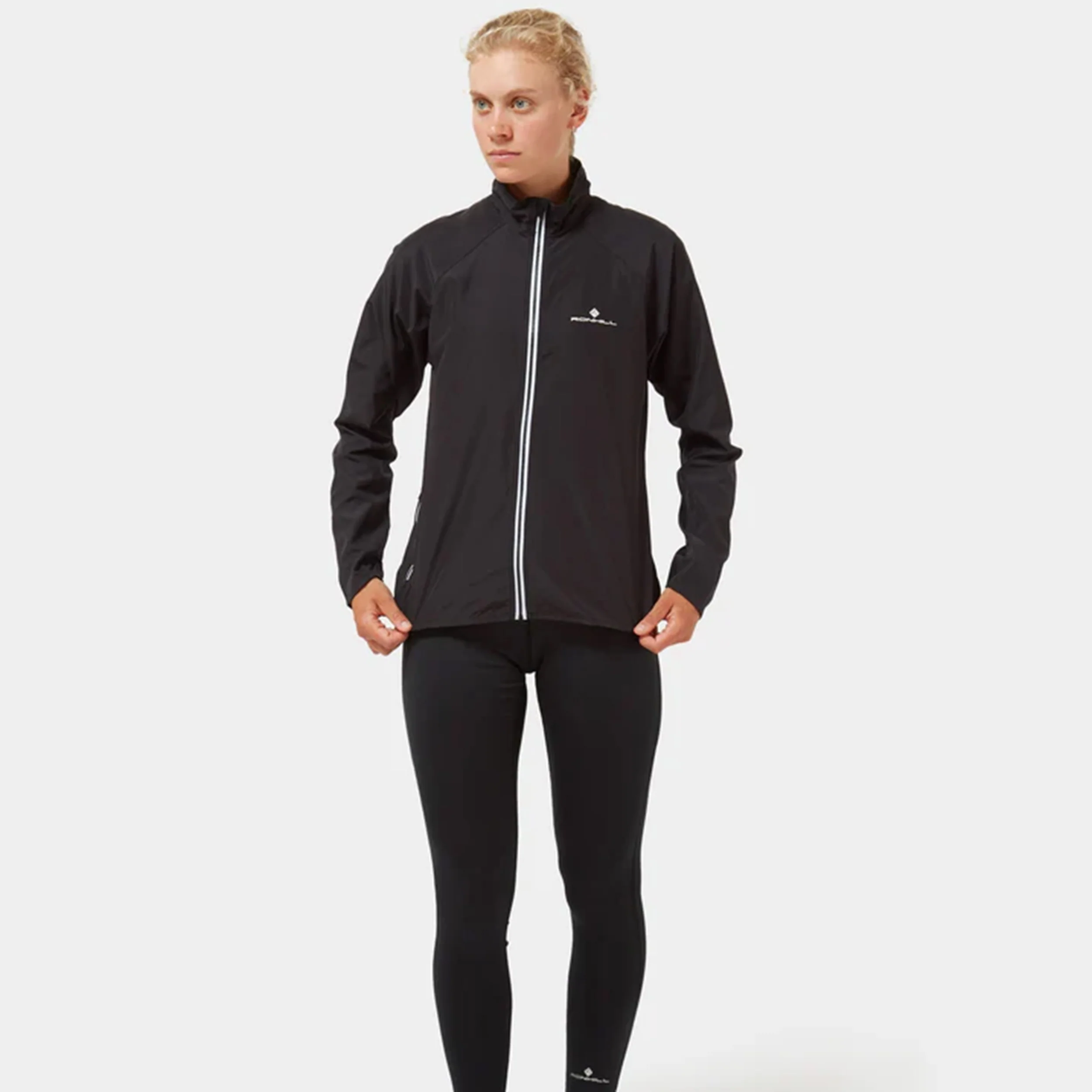 Core Laufjacke Damen-Schwarz - Image 3