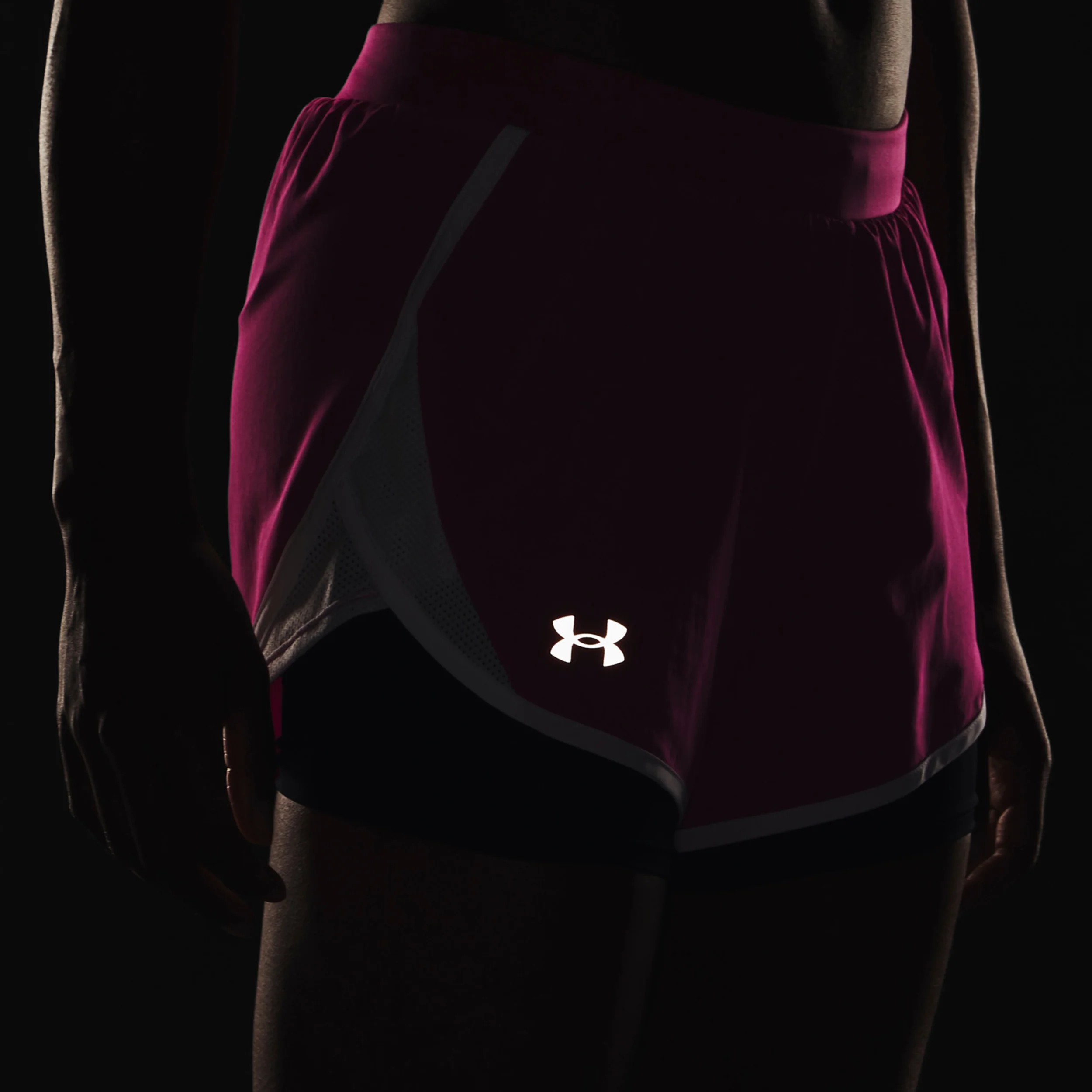 Fly By 2.0 2in1 Shorts Damen-Pink,Weiß - Image 8