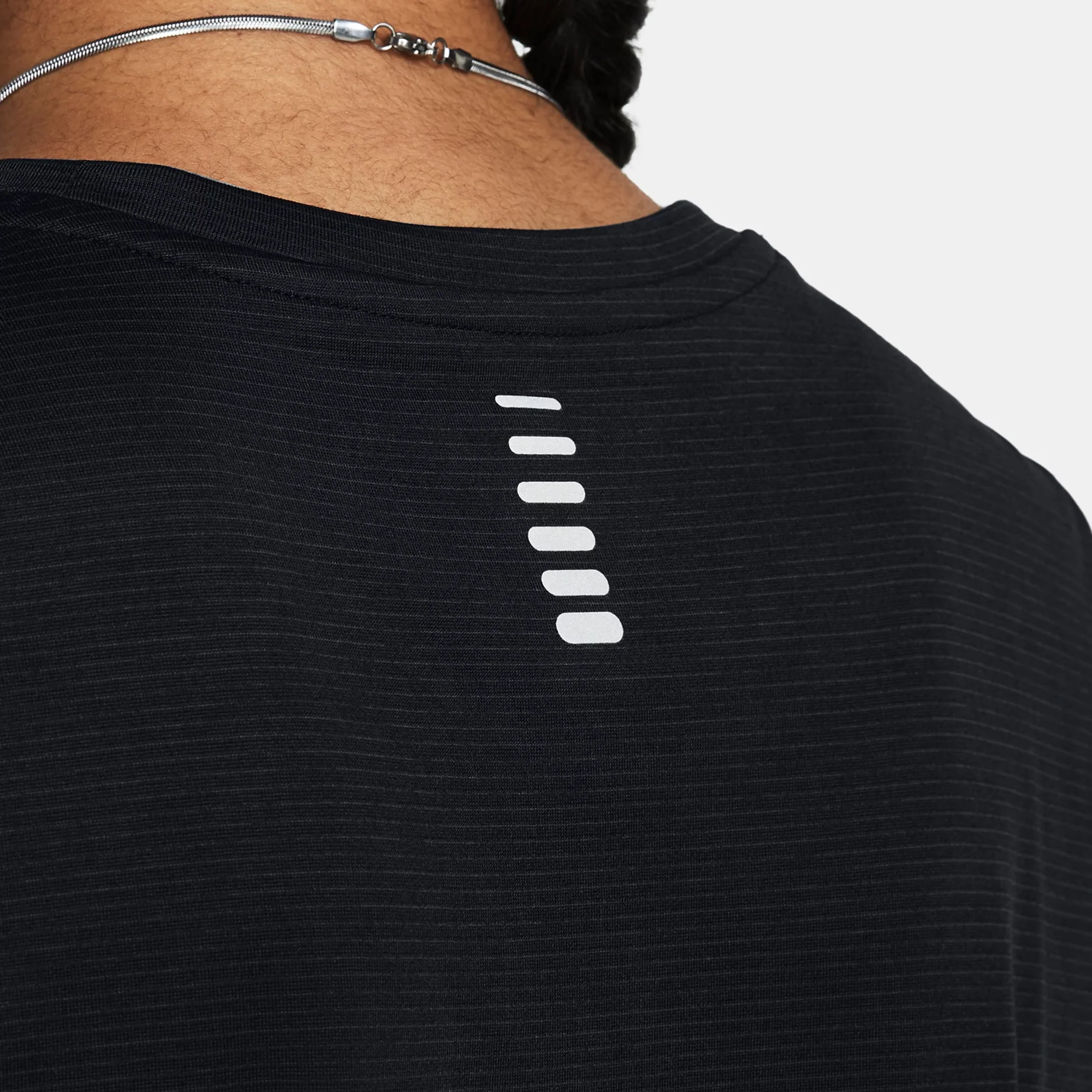 Streaker SS Laufshirt Damen-Schwarz - Image 5