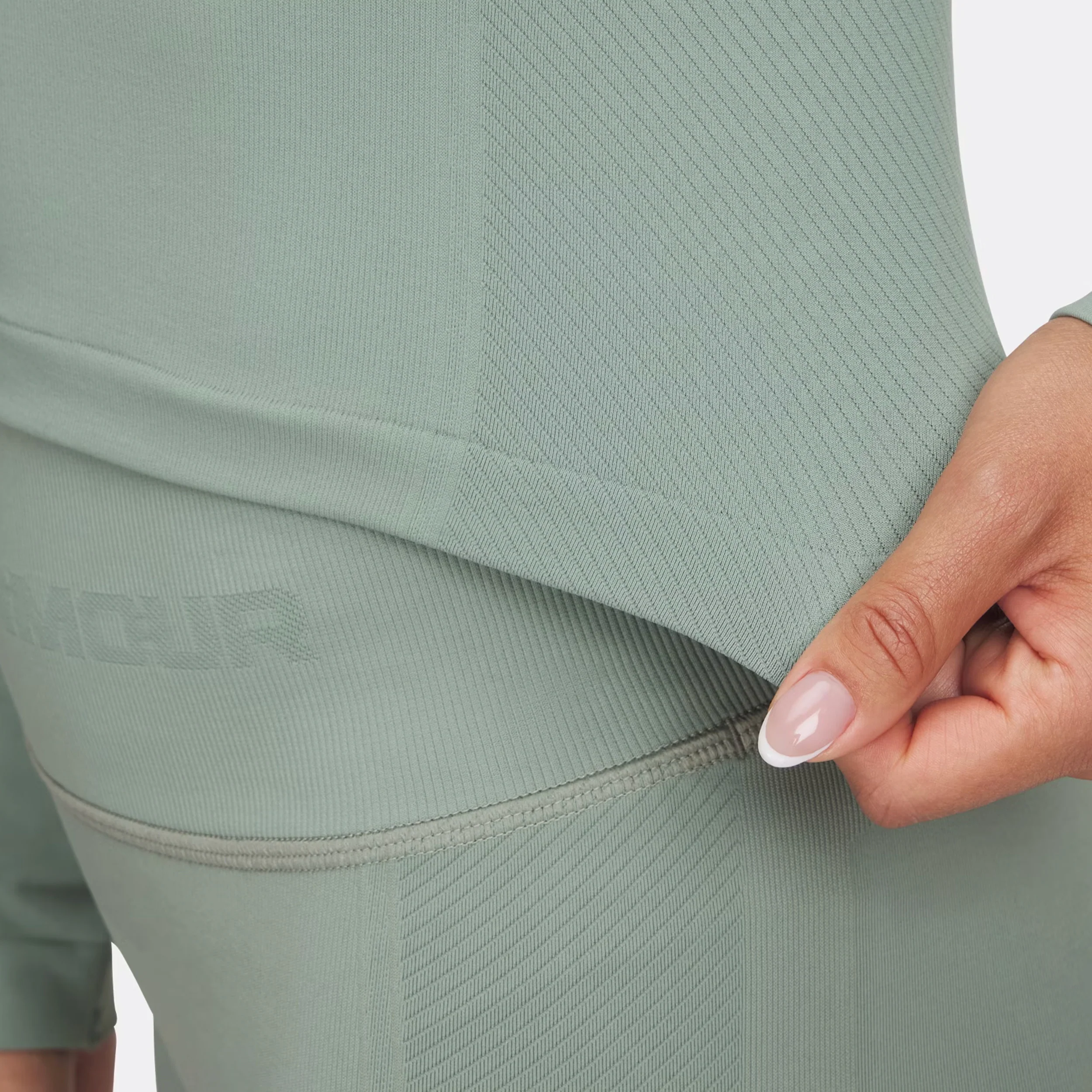 Vanish Seamless Longsleeve Damen-Grün - Image 3